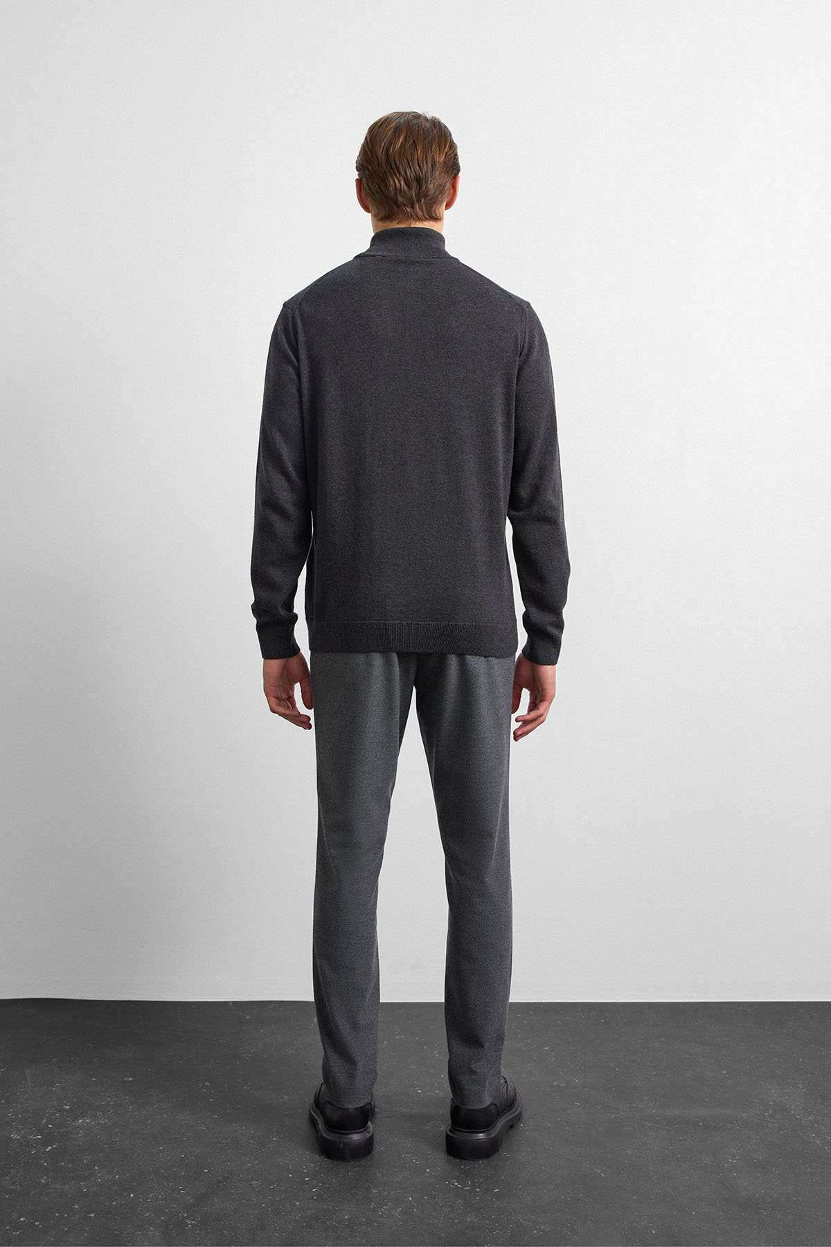 Antrasit Regular Fit Balıkçı Yaka Triko Kazak