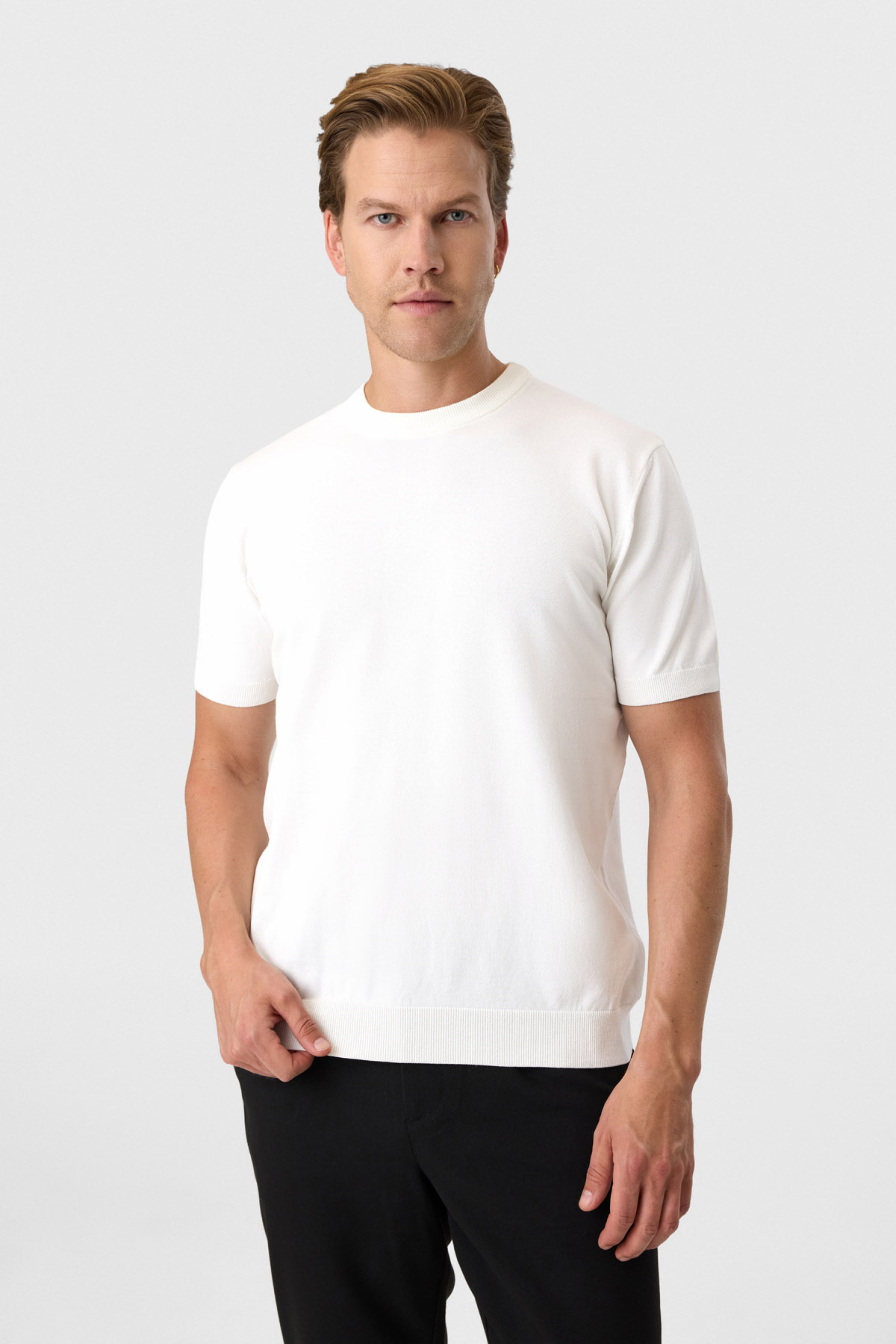 Beyaz Regular Fit Örme Triko