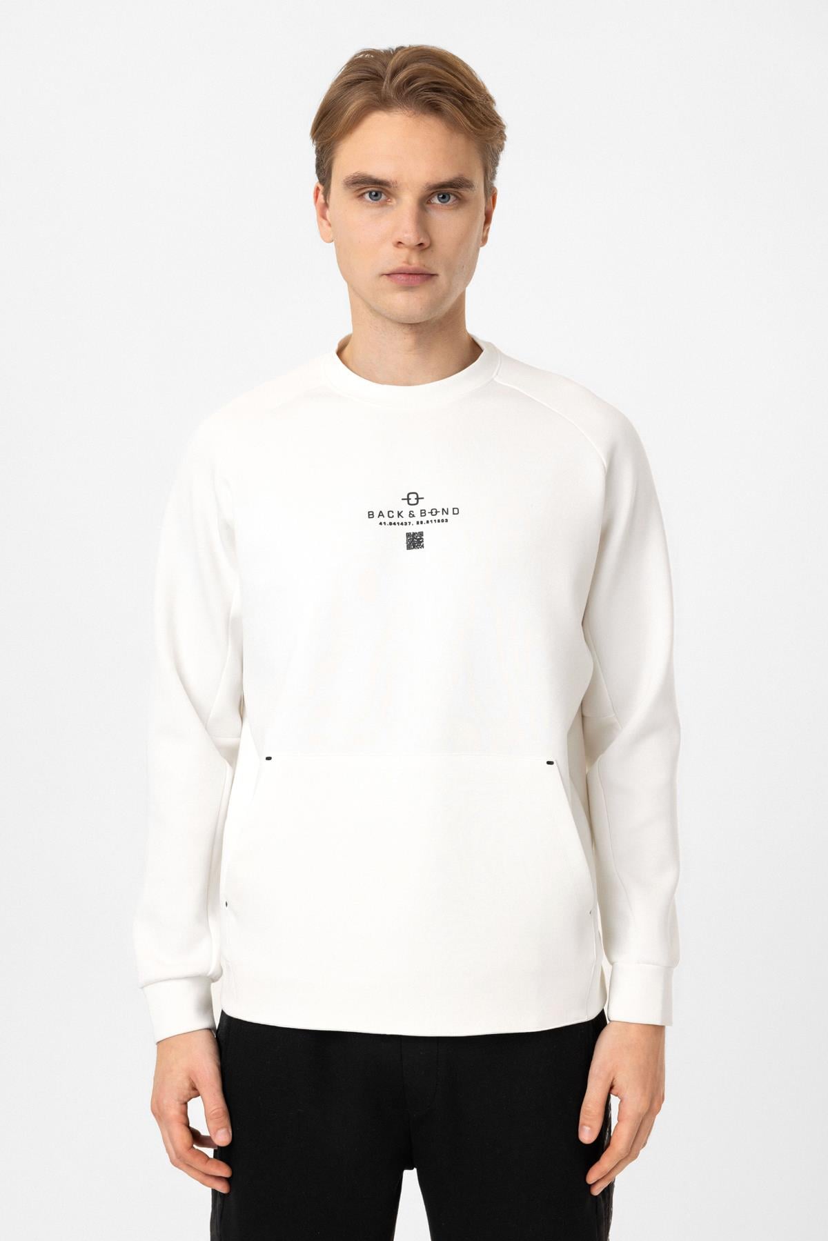 Beyaz Regular Fit Pamuklu Bisiklet Yaka Kanguru Sweatshirt