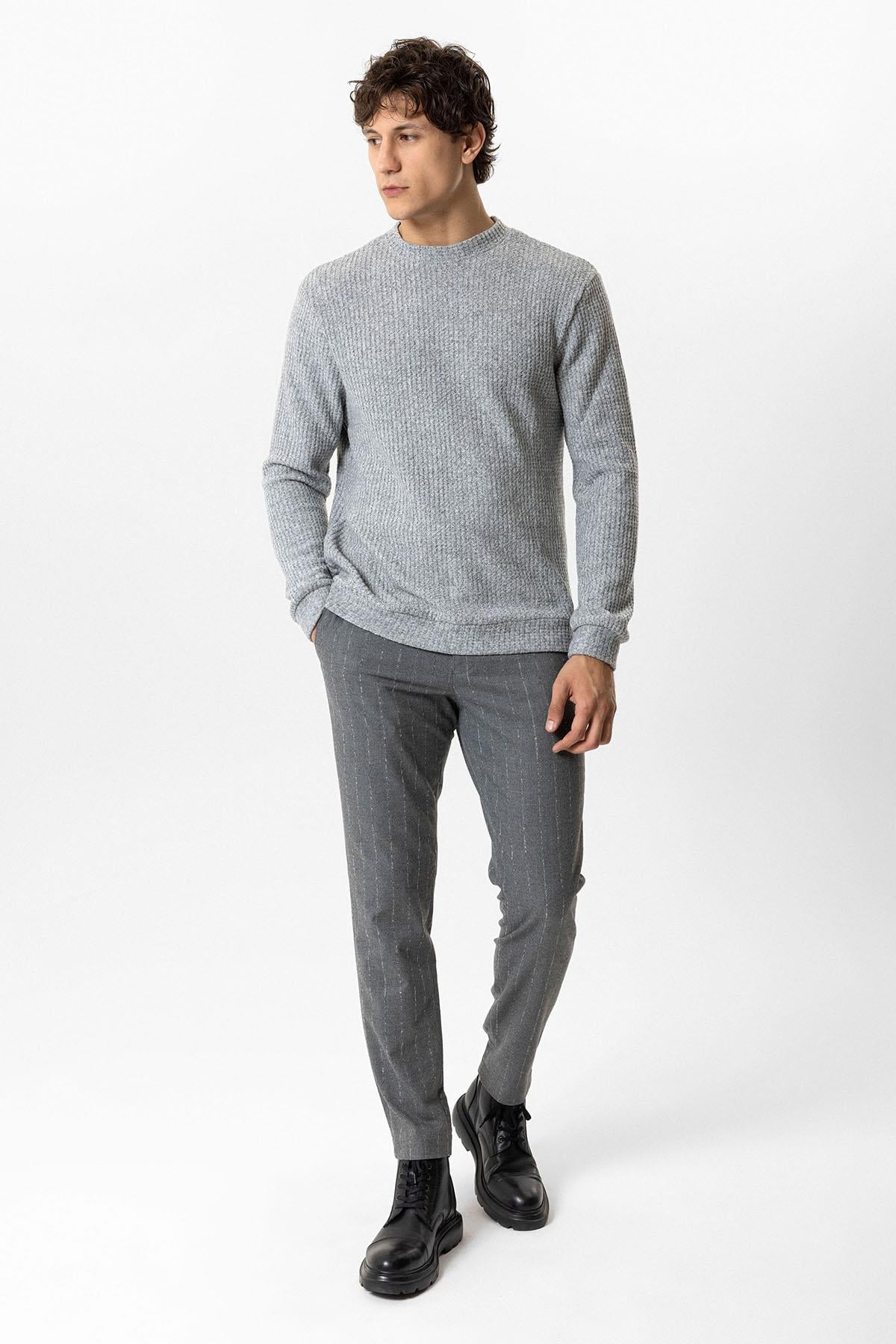 Gri Regular Fit Desenli Bisiklet Yaka Sweatshirt