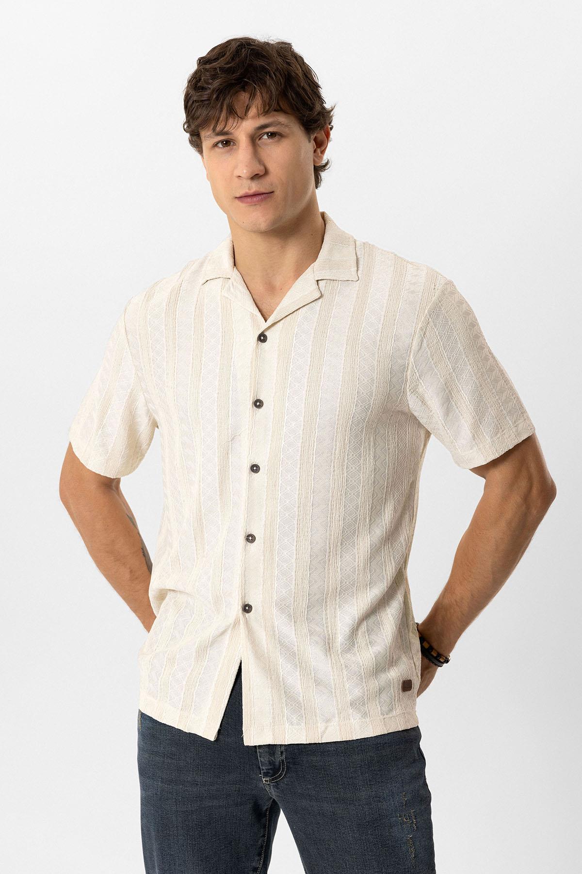 Bej Regular Fit Küba Yaka Örme Kısa Kollu Gömlek