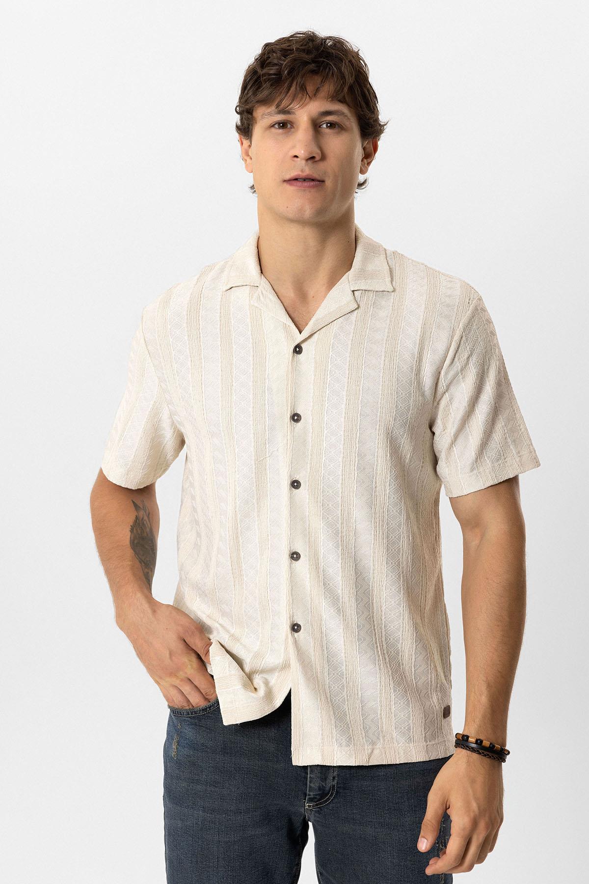 Bej Regular Fit Küba Yaka Örme Kısa Kollu Gömlek