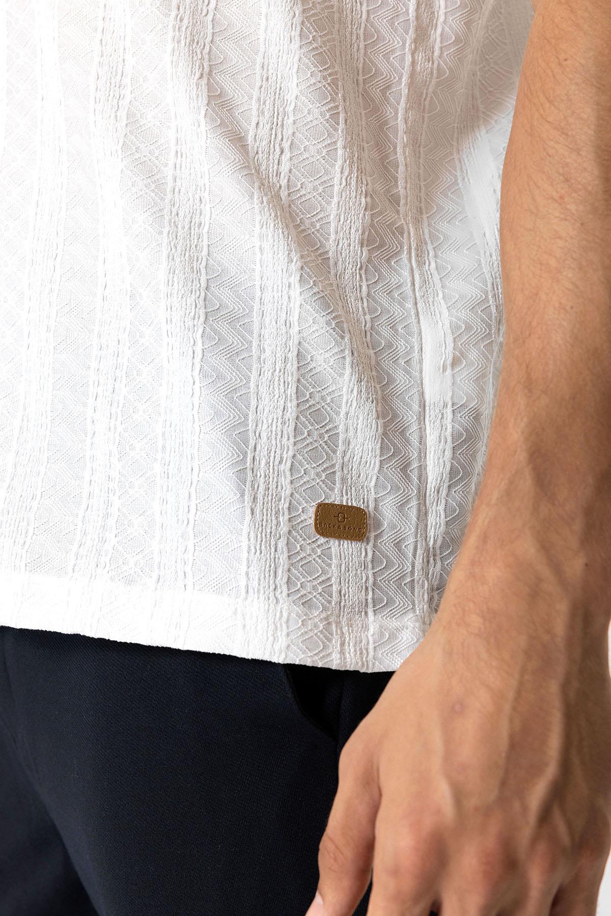 Beyaz Regular Fit Küba Yaka Örme Kısa Kollu Gömlek