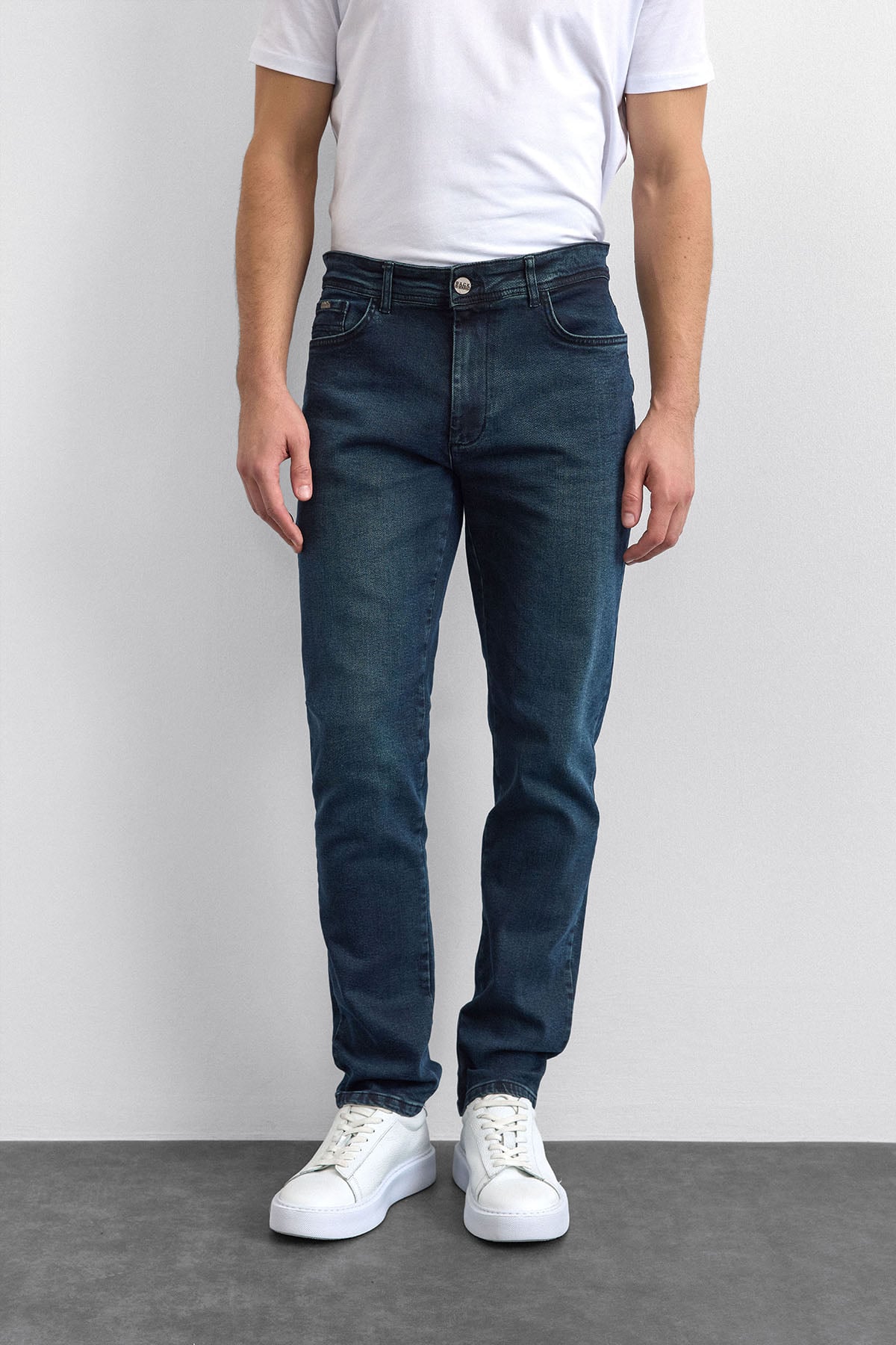 Koyu Lacivert Slim Fit Denim Pantolon