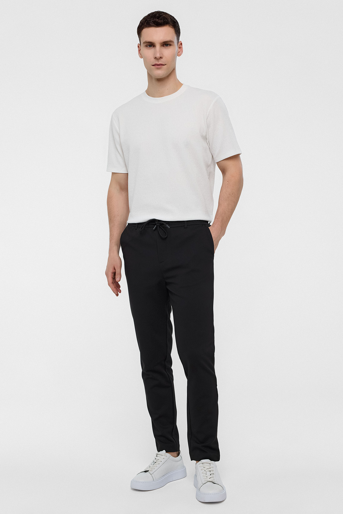 Siyah Regular Fit Beli Bağlamalı Örme Jogger Pantolon