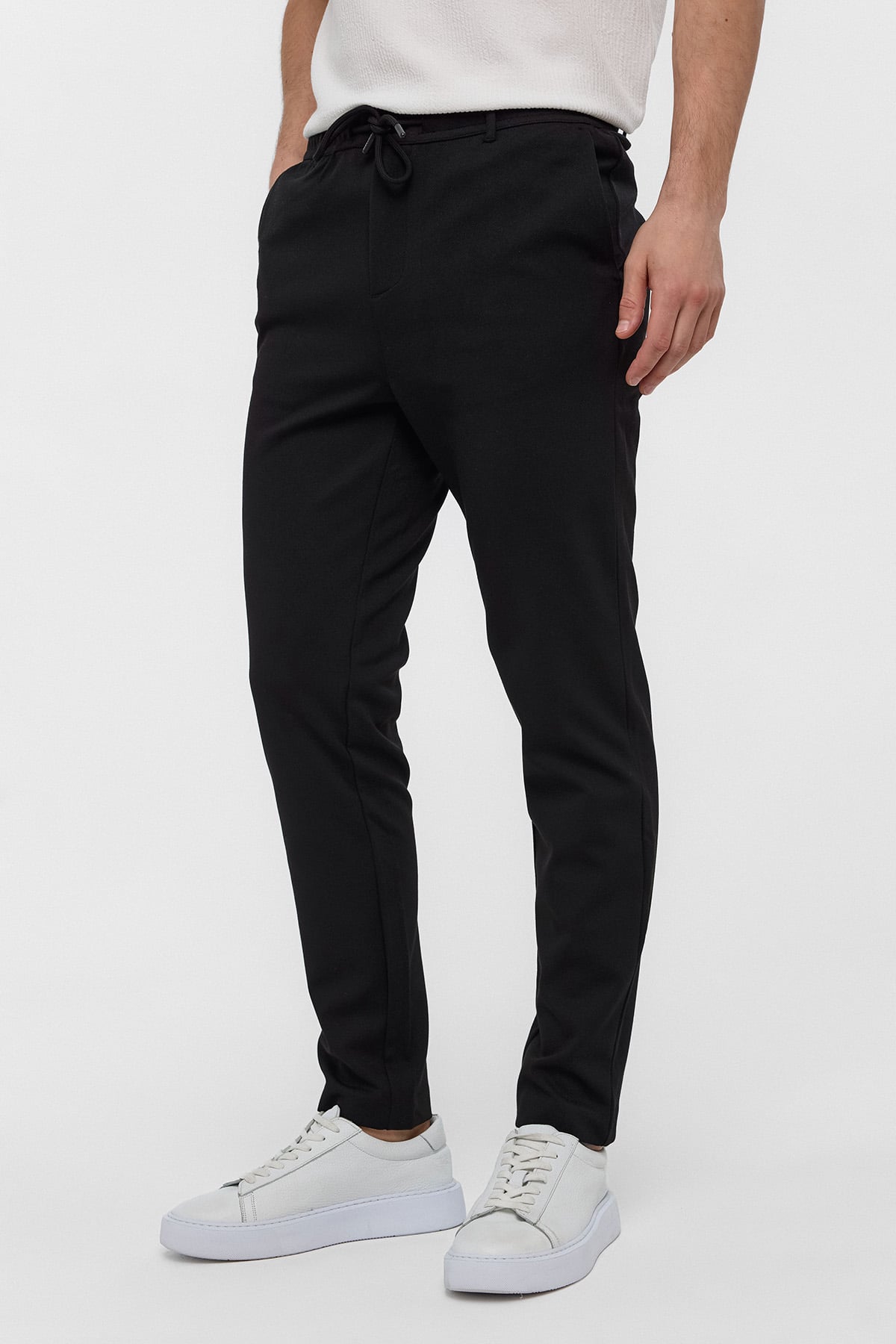 Siyah Regular Fit Beli Bağlamalı Örme Jogger Pantolon