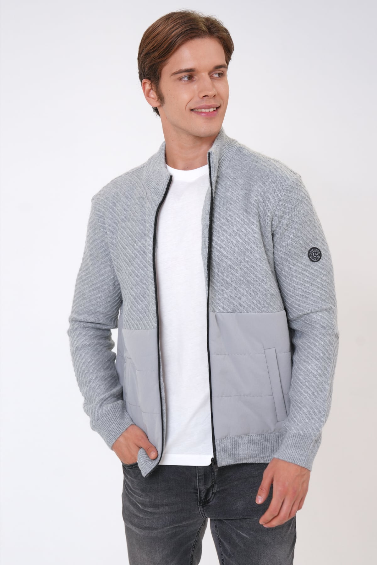 Gri Regular Fit Desenli Yumuşak Dokulu Fermuarlı Hırka