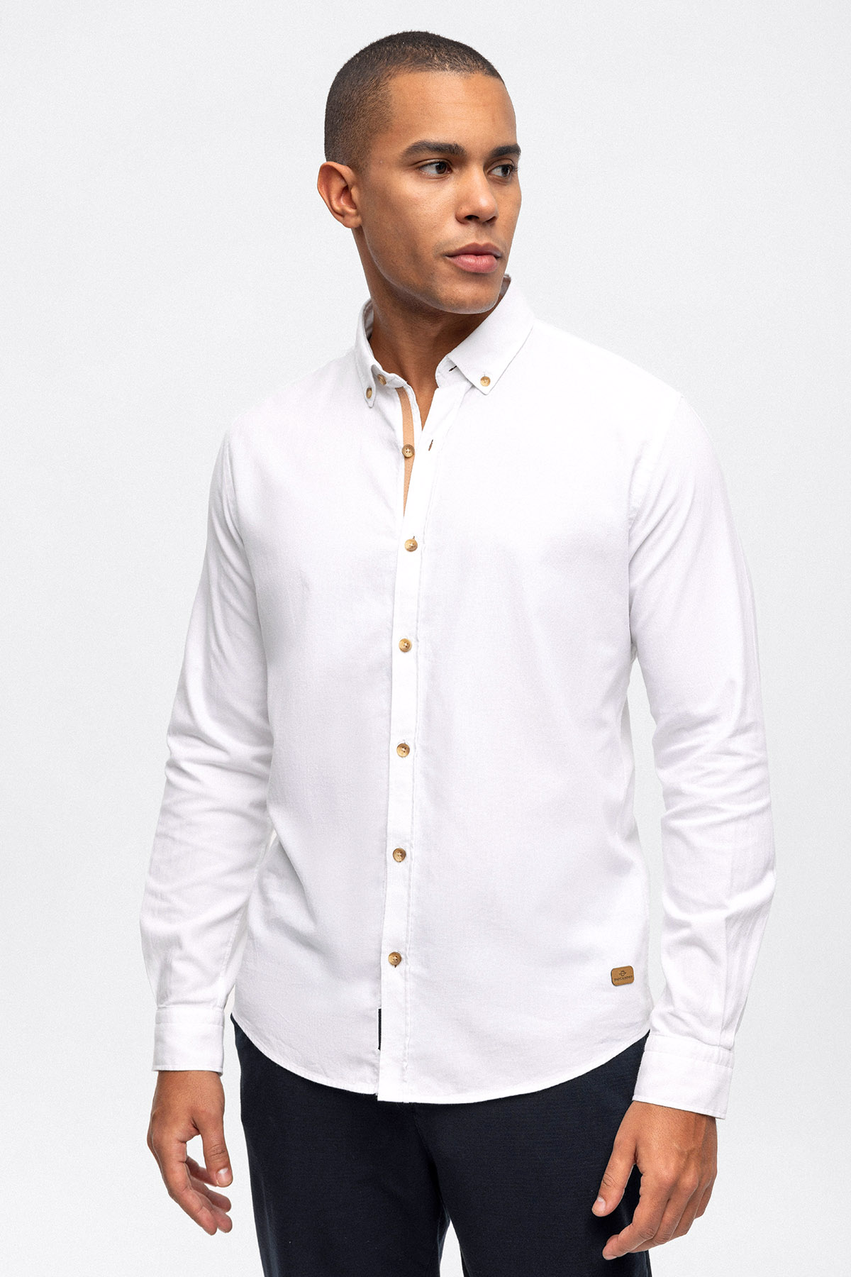 Beyaz Slim Fit %100 Pamuk  Kolay Ütülenebilir Gömlek