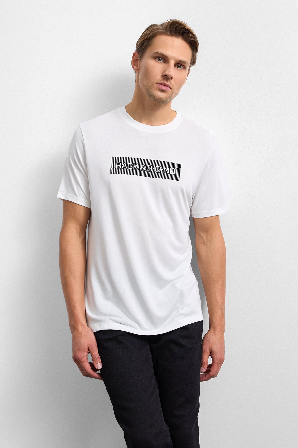 Ekru Regular Fit Bisiklet Yaka Tişört