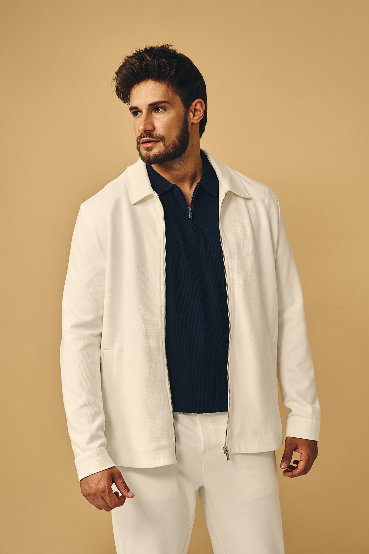 Ekru Regular Fit Jakarlı Diagonel Mont