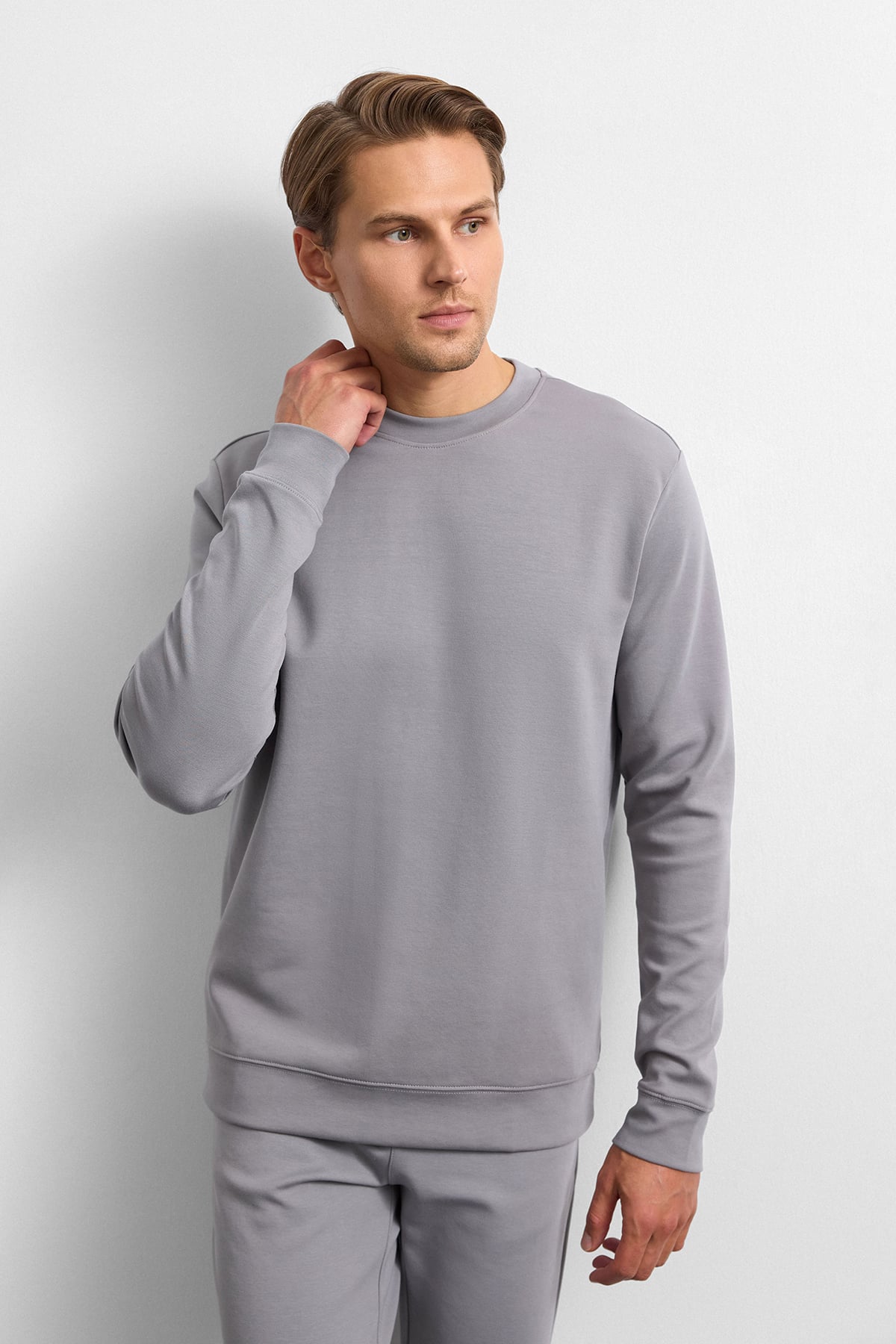 Gri Regular Fit Bisiklet Yaka Sweatshirt