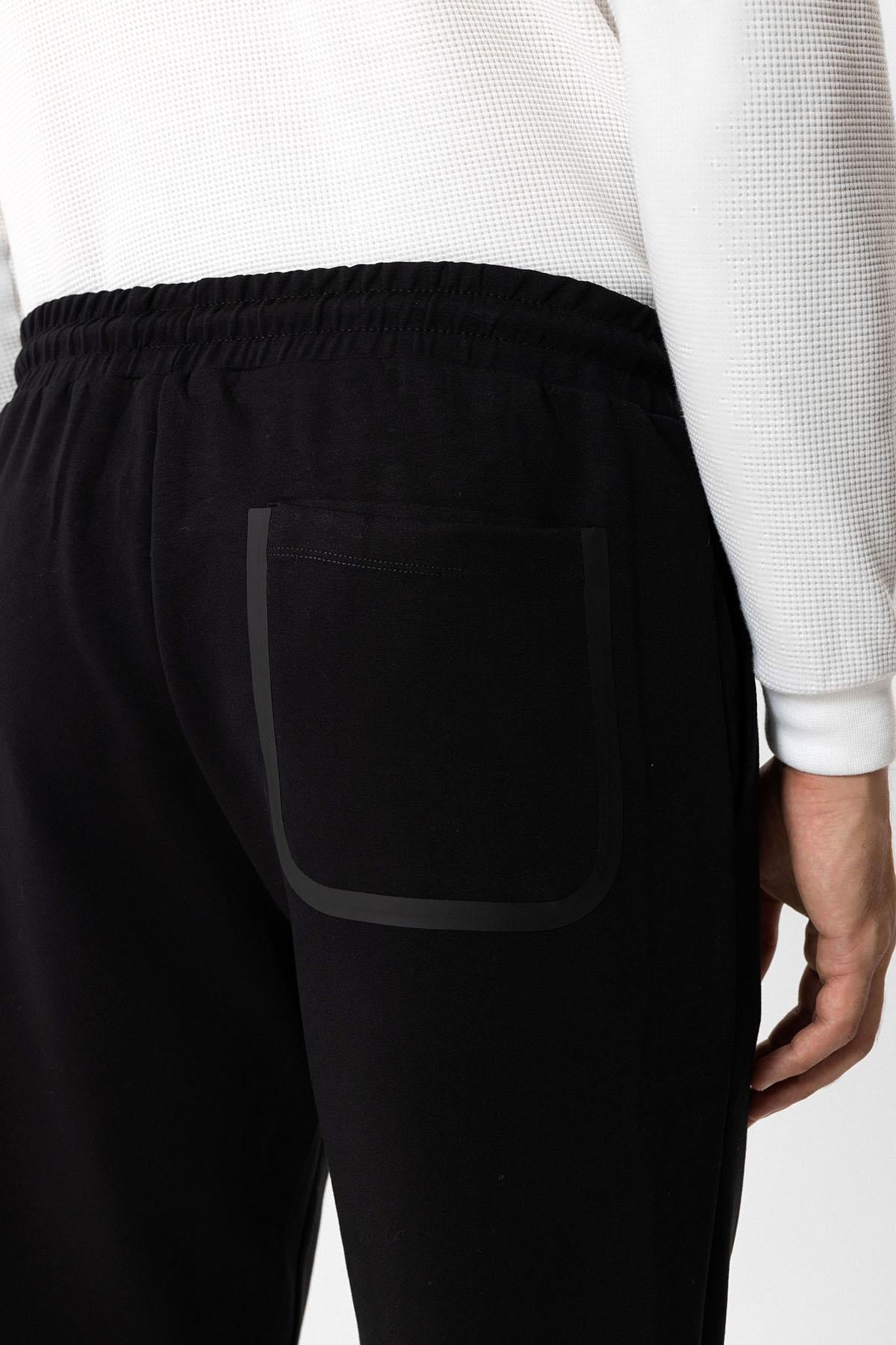 Siyah Beli Bağcıklı Jogger Pantolon