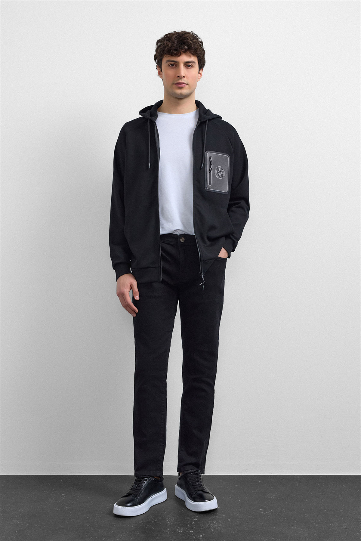 SiyahKapüşonlu Regular Fit Sweatshirt