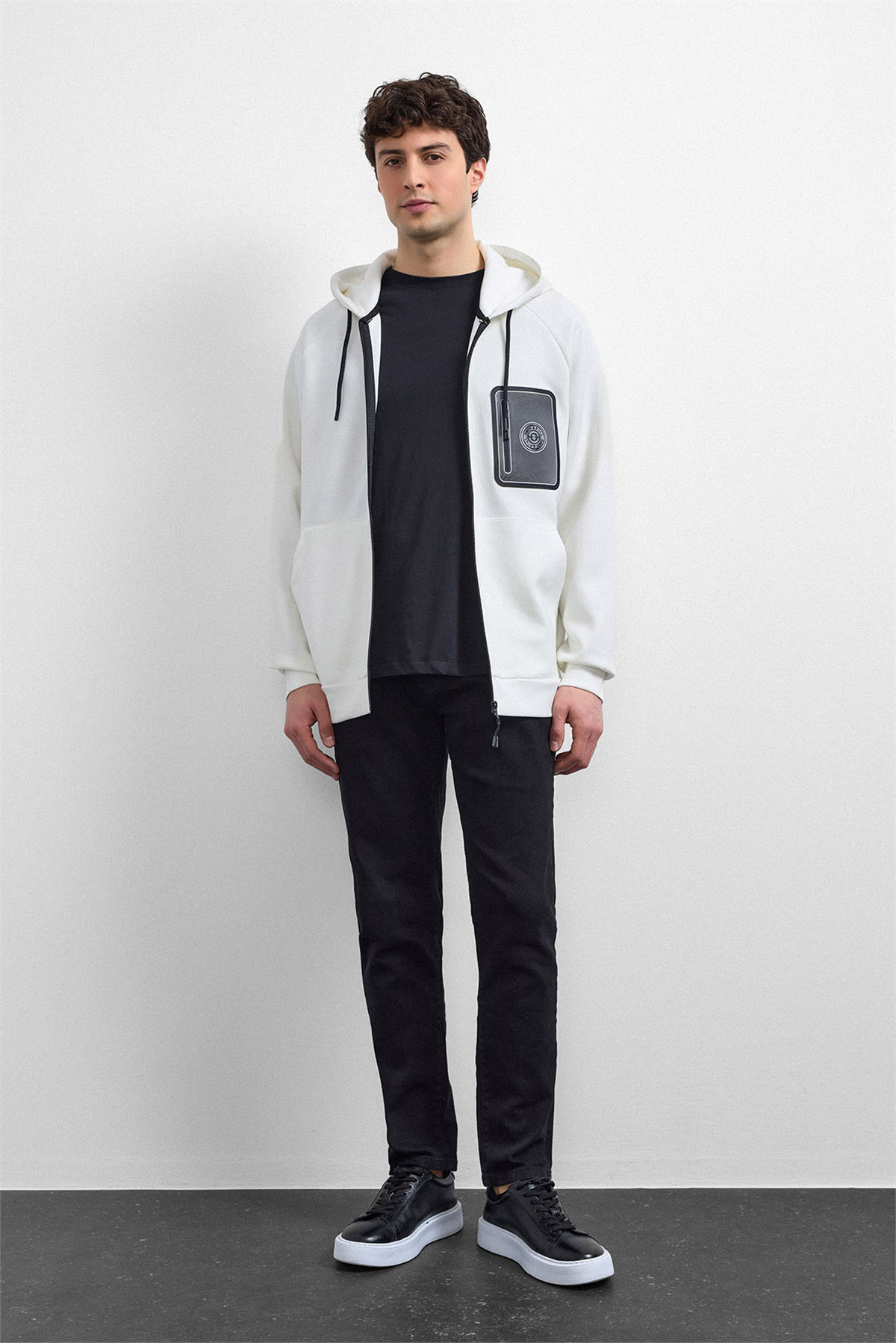 Beyaz Kapüşonlu Regular Fit Sweatshirt