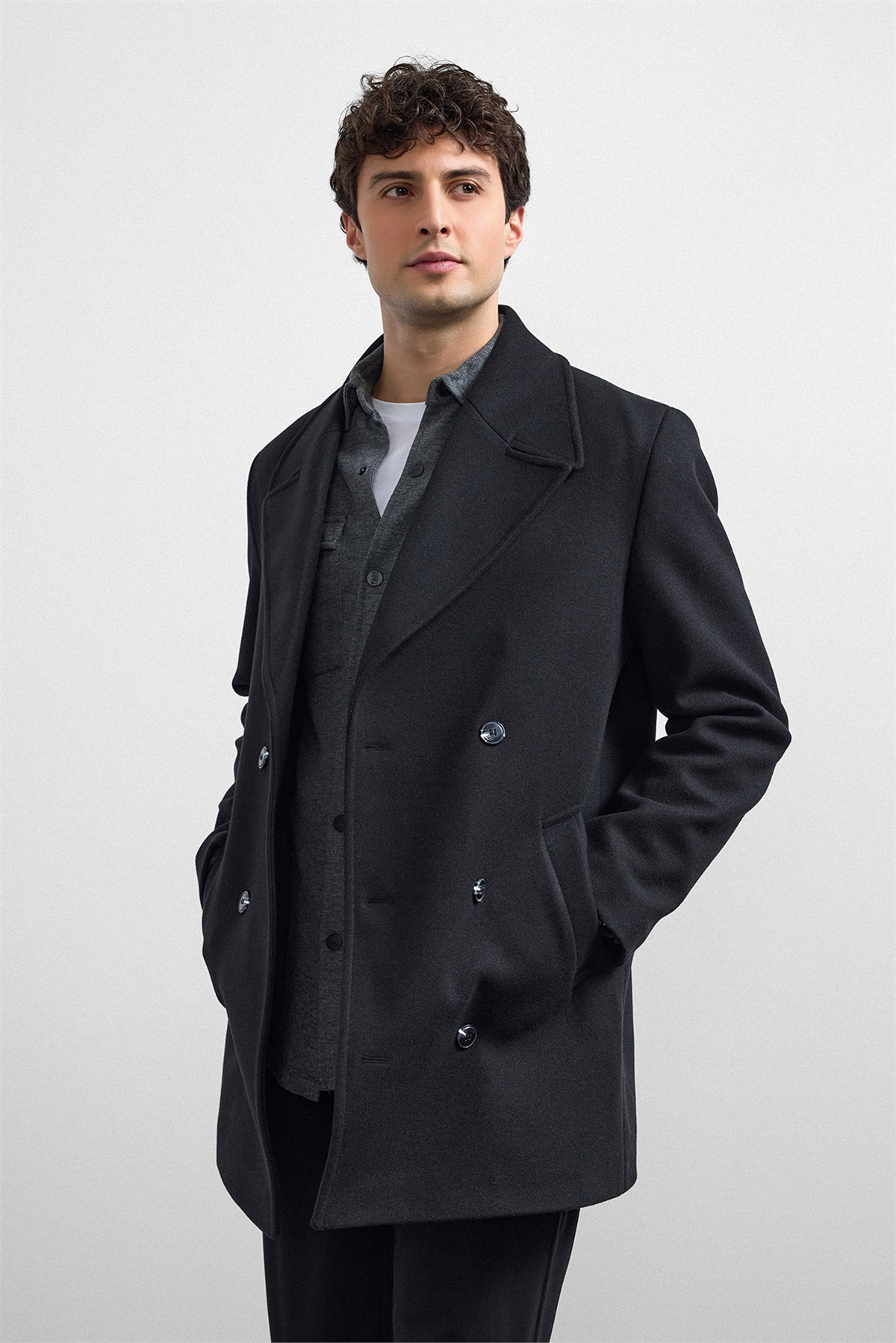 Siyah Regular Fit Kruvaze Kısa Kaban