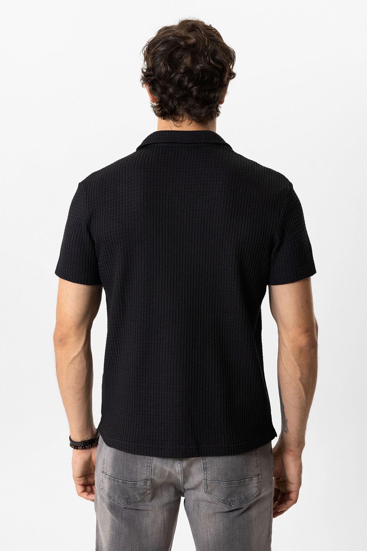 Siyah Regular Fit Küba Yaka Örme Kısa Kollu Gömlek
