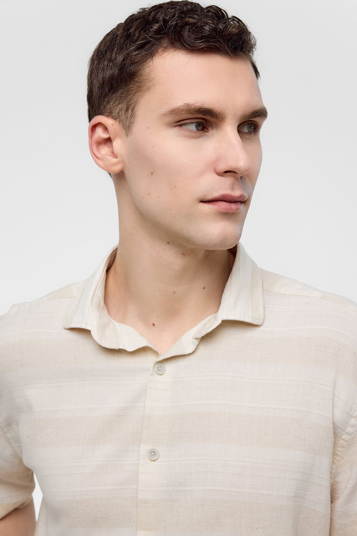 Bej Regular Fit Çizgili Dokuma Kısa Kollu Gömlek