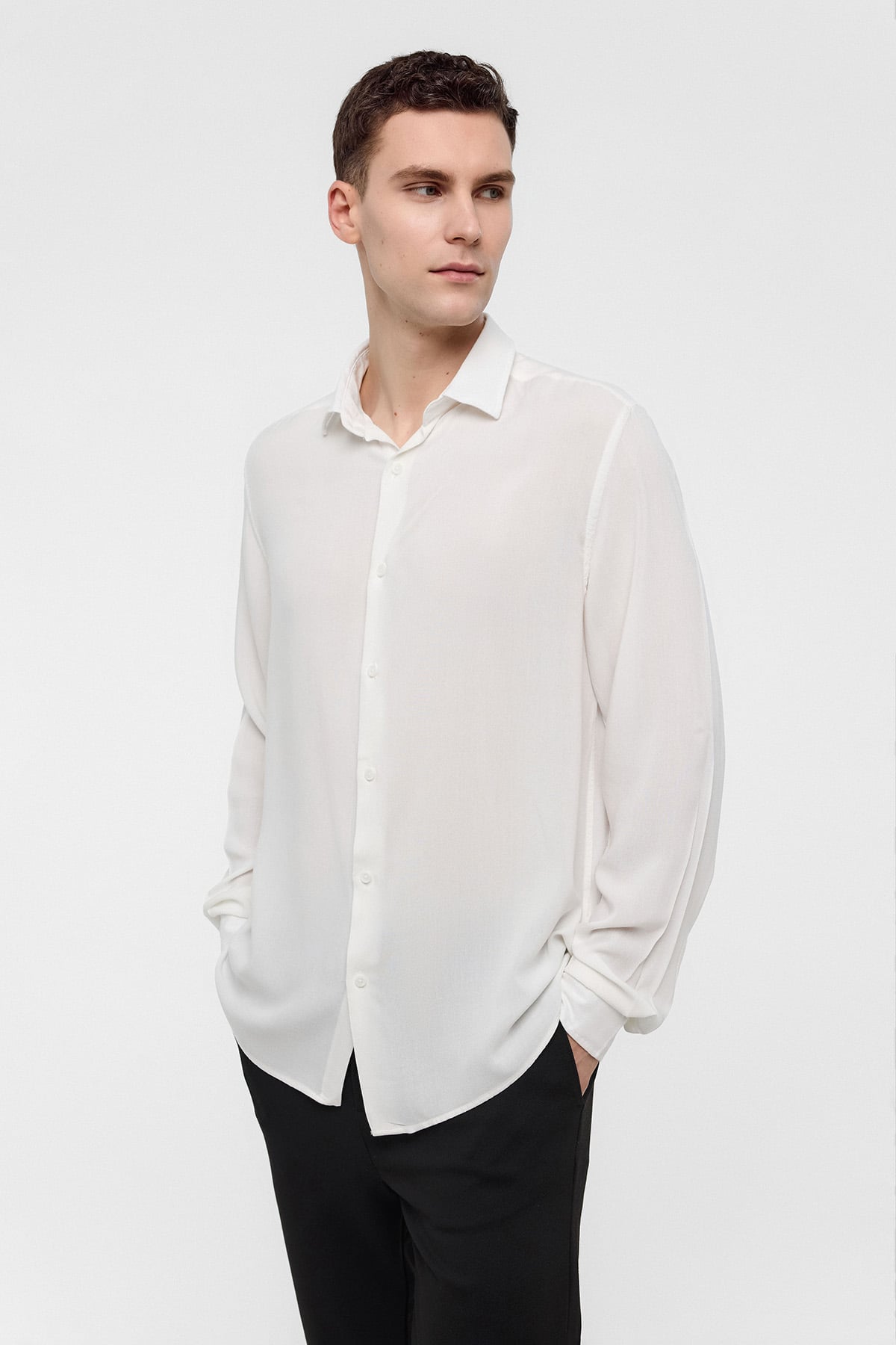 Beyaz Regular Fit Uzun Kollu Gömlek