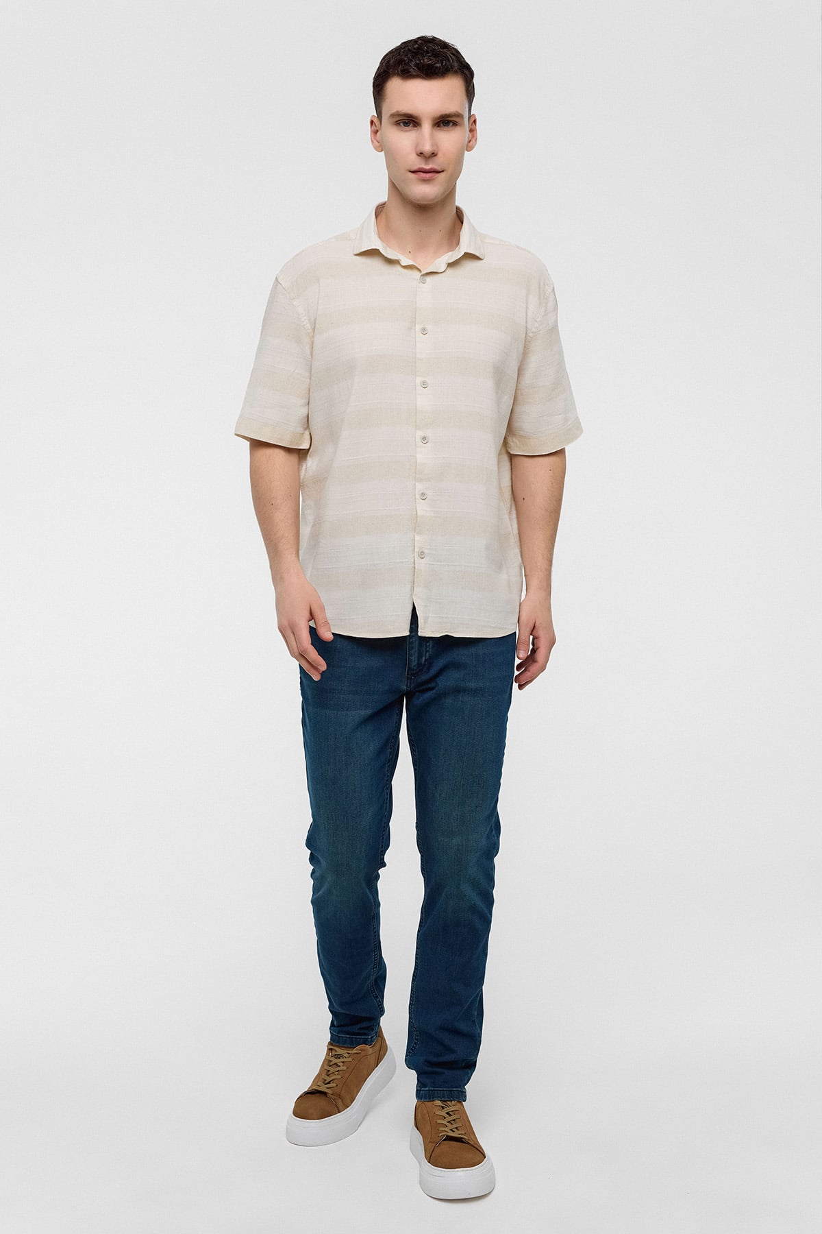 Bej Regular Fit Çizgili Dokuma Kısa Kollu Gömlek