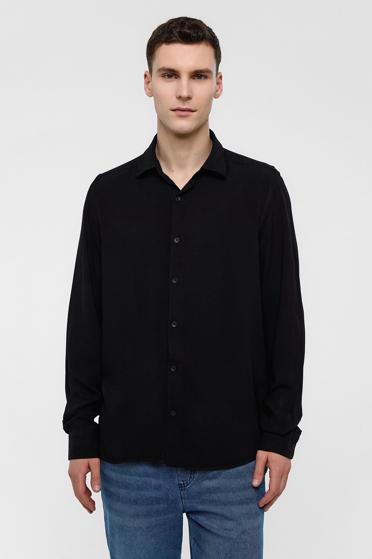 Siyah Regular Fit Uzun Kollu Viskon Gömlek 