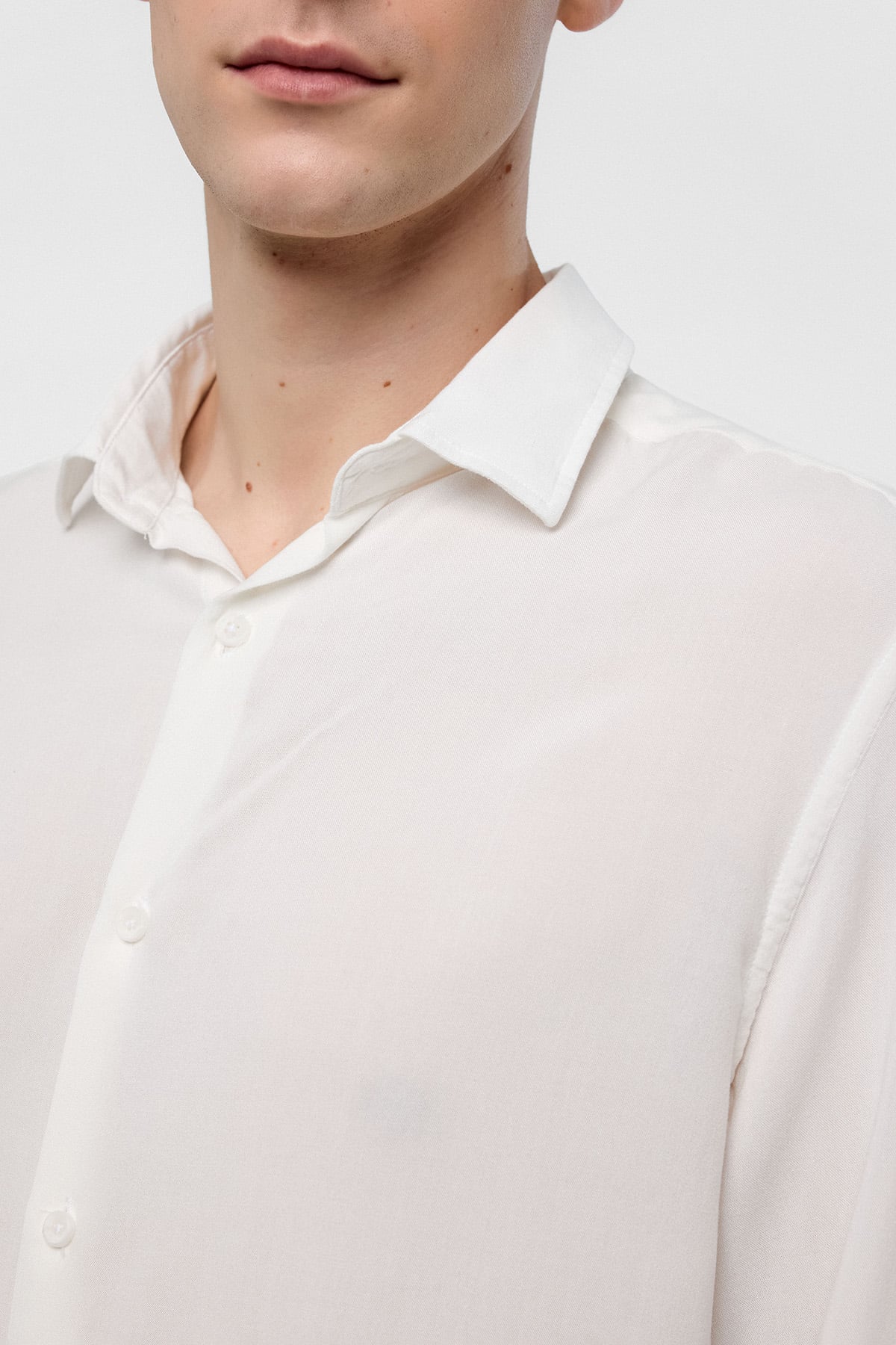 Beyaz Regular Fit Uzun Kollu Gömlek
