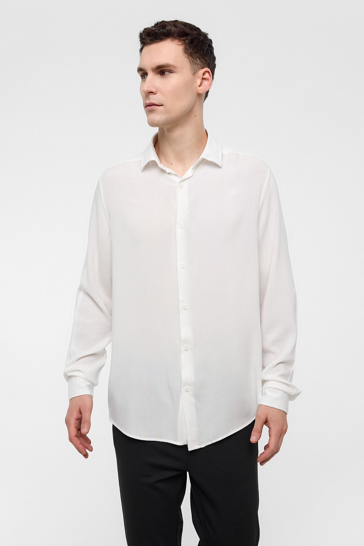 Beyaz Regular Fit Uzun Kollu Gömlek