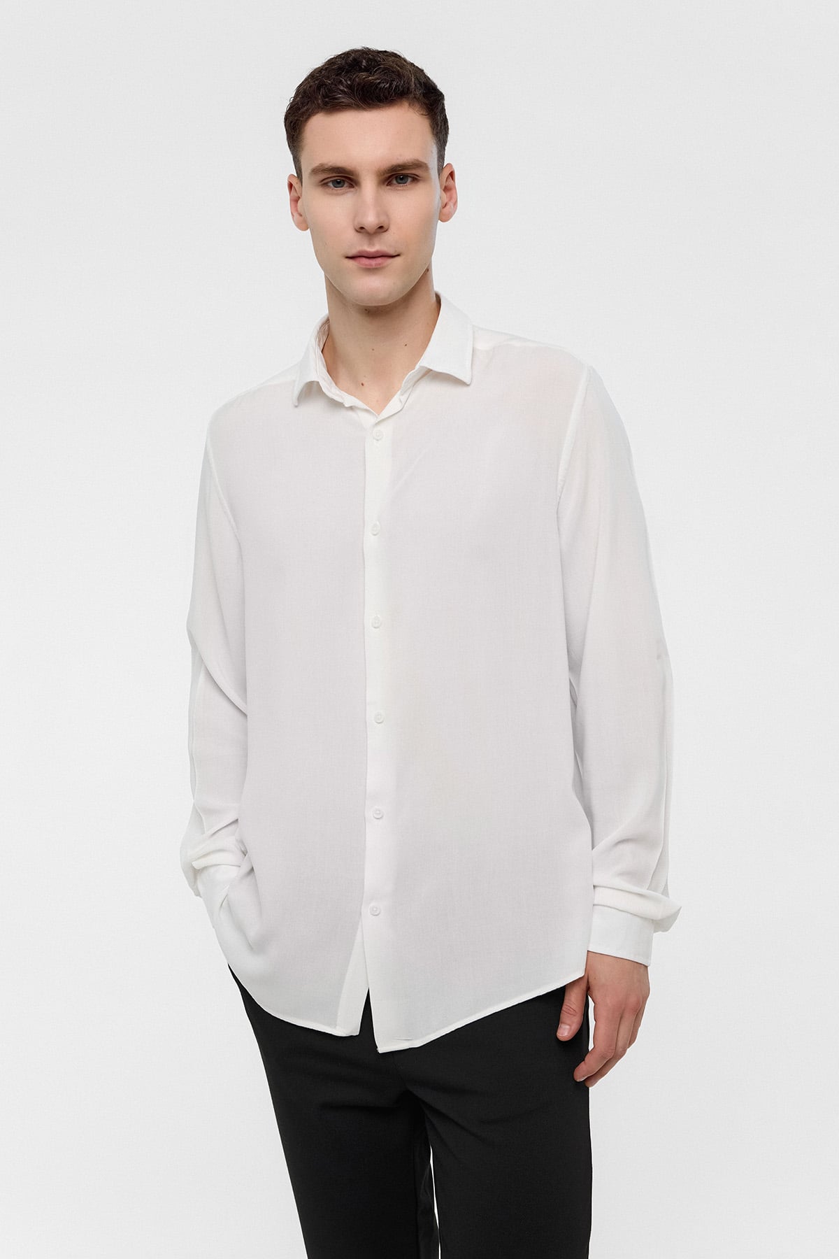 Beyaz Regular Fit Uzun Kollu Gömlek