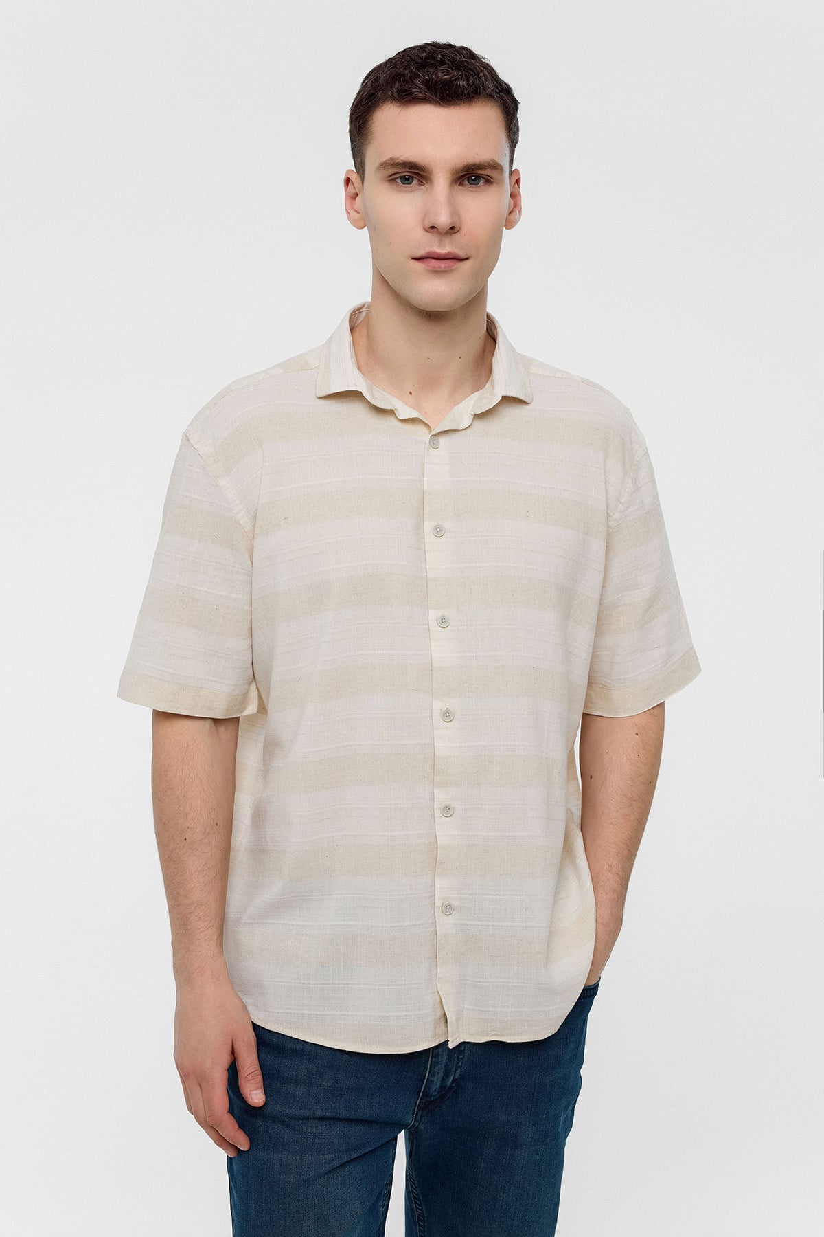 Bej Regular Fit Çizgili Dokuma Kısa Kollu Gömlek