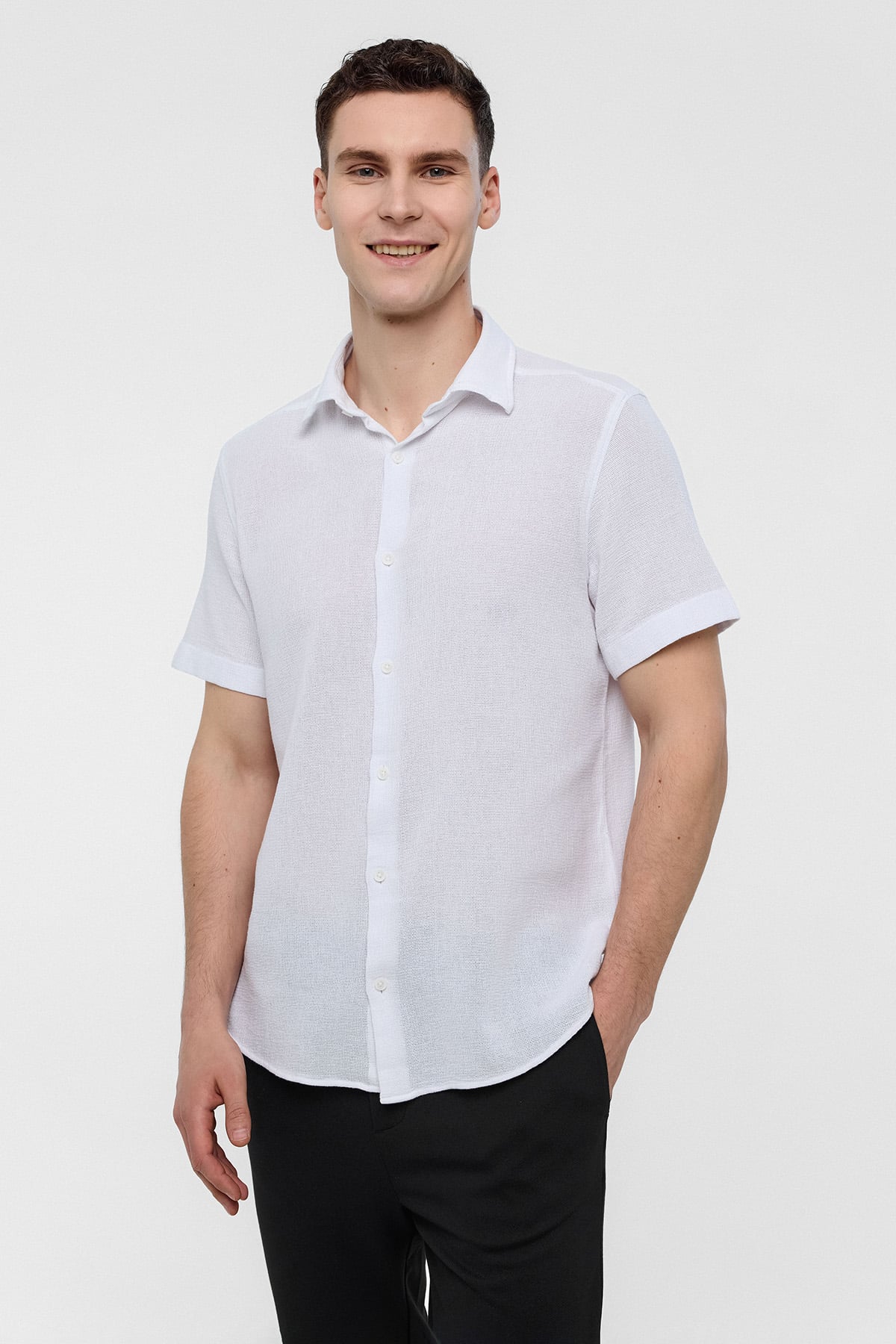 Beyaz Regular Fit Kısa Kollu Düz Gömlek