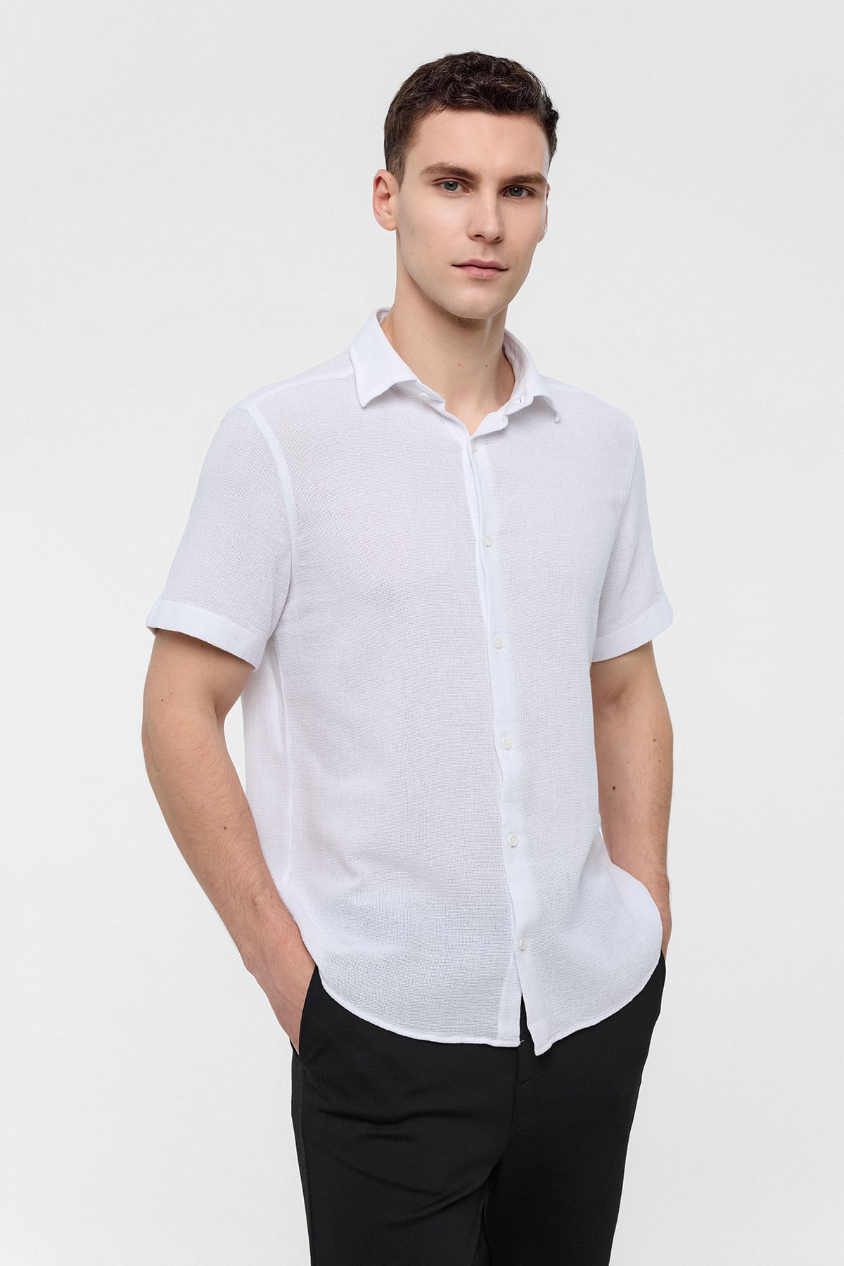 Beyaz Regular Fit Kısa Kollu Düz Gömlek
