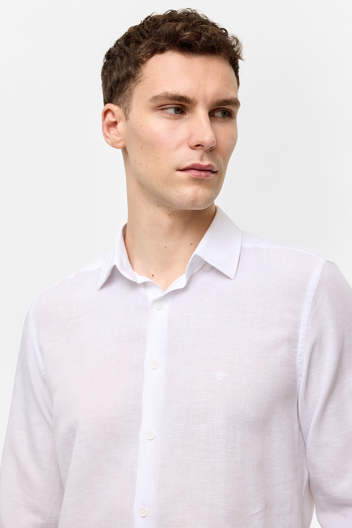 Beyaz Uzun Kollu Dokuma Gömlek