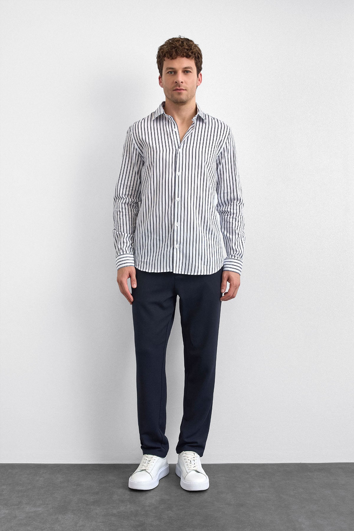 Lacivert Çizgili Normal Yaka Gömlek