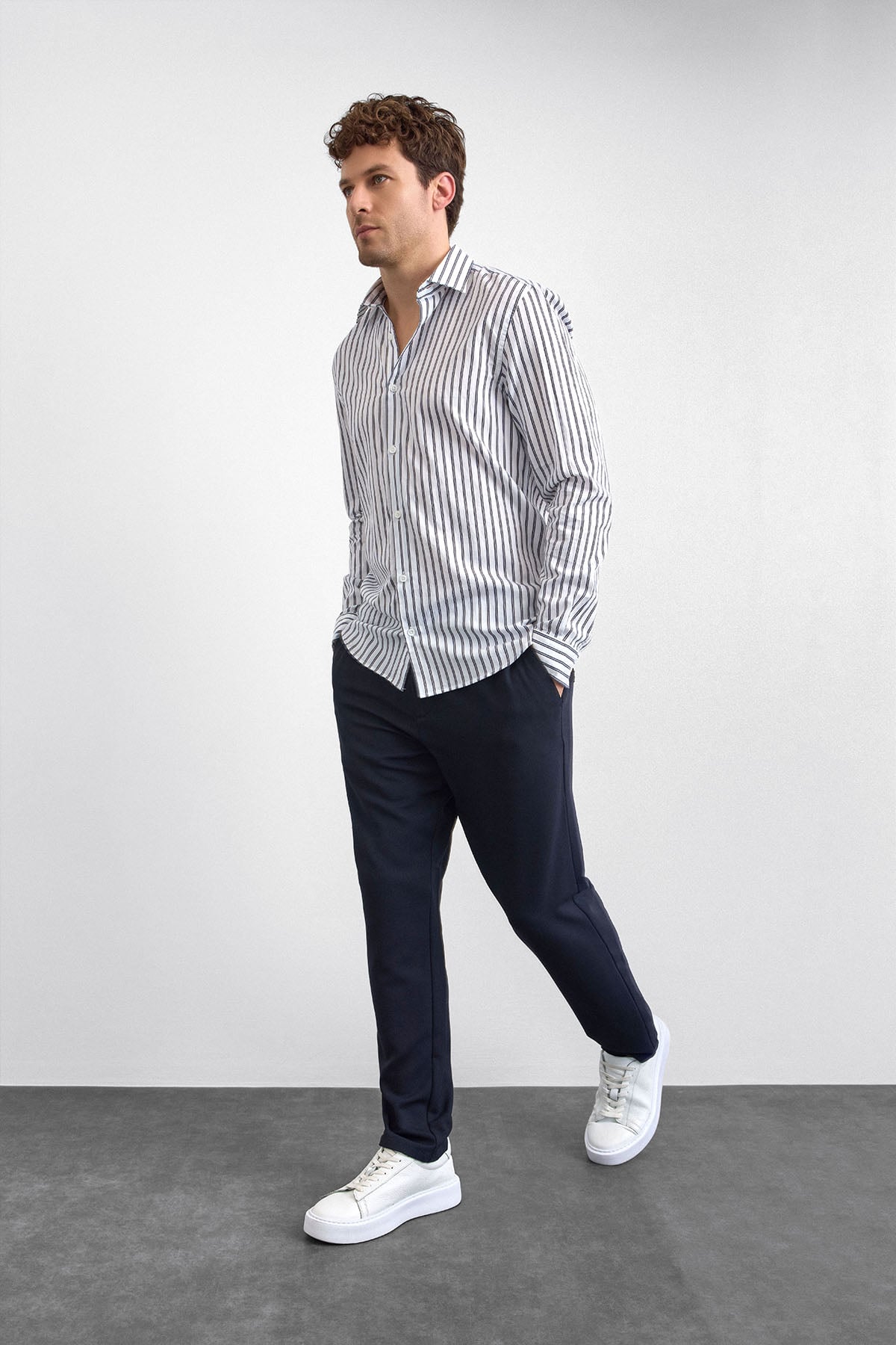 Lacivert Çizgili Normal Yaka Gömlek