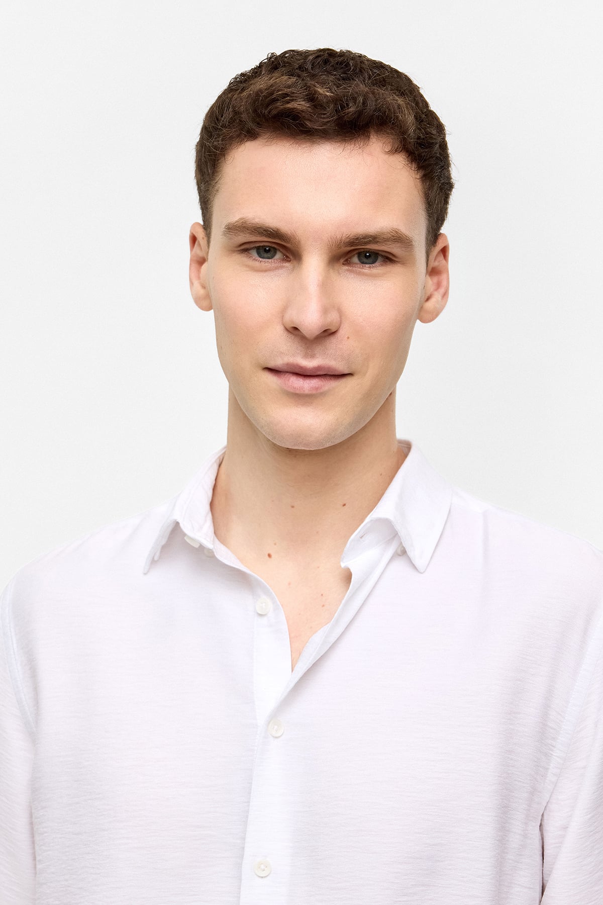 Beyaz Regular Fit Uzun Kollu Düz Gömlek