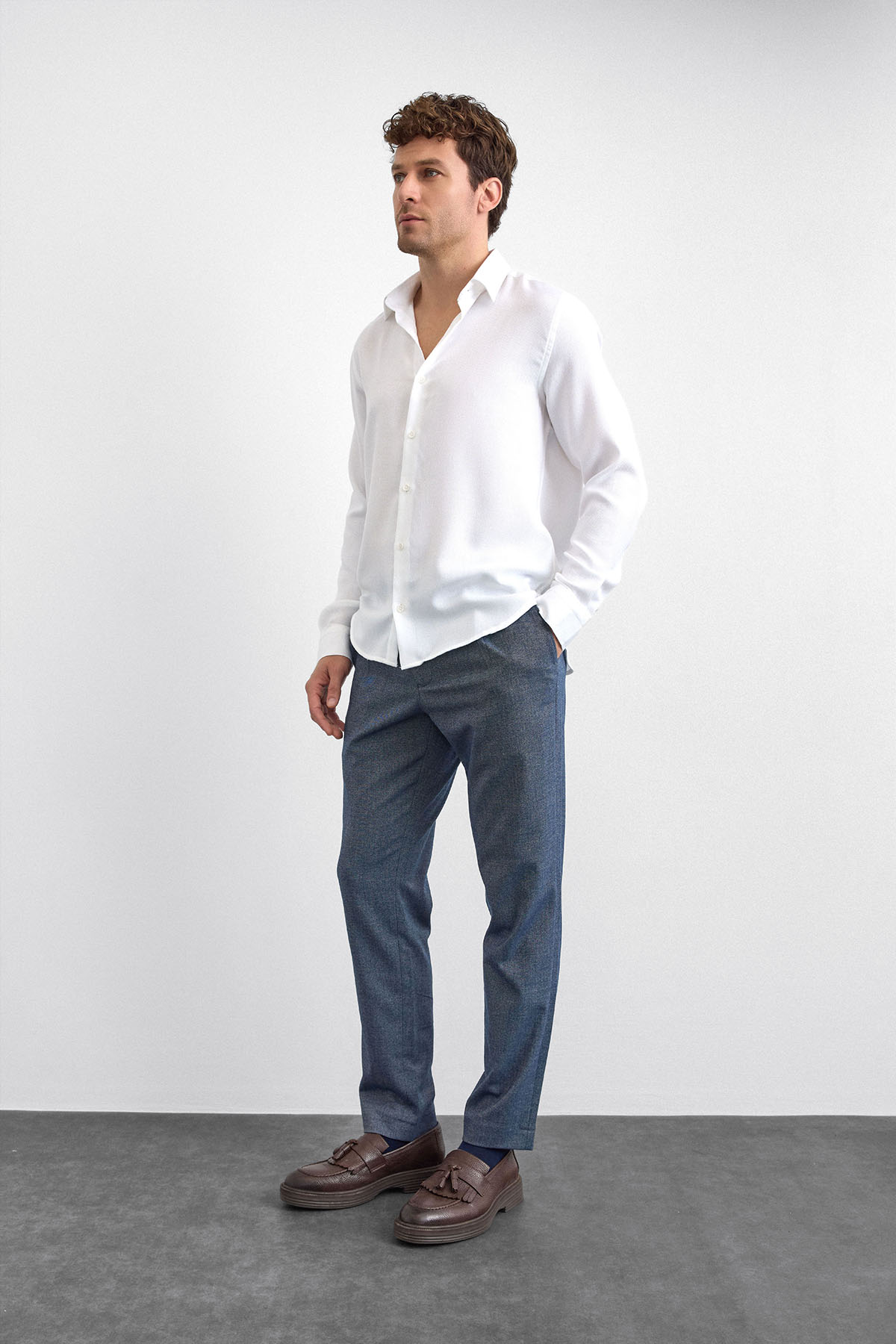 Beyaz Normal Yaka  Gömlek