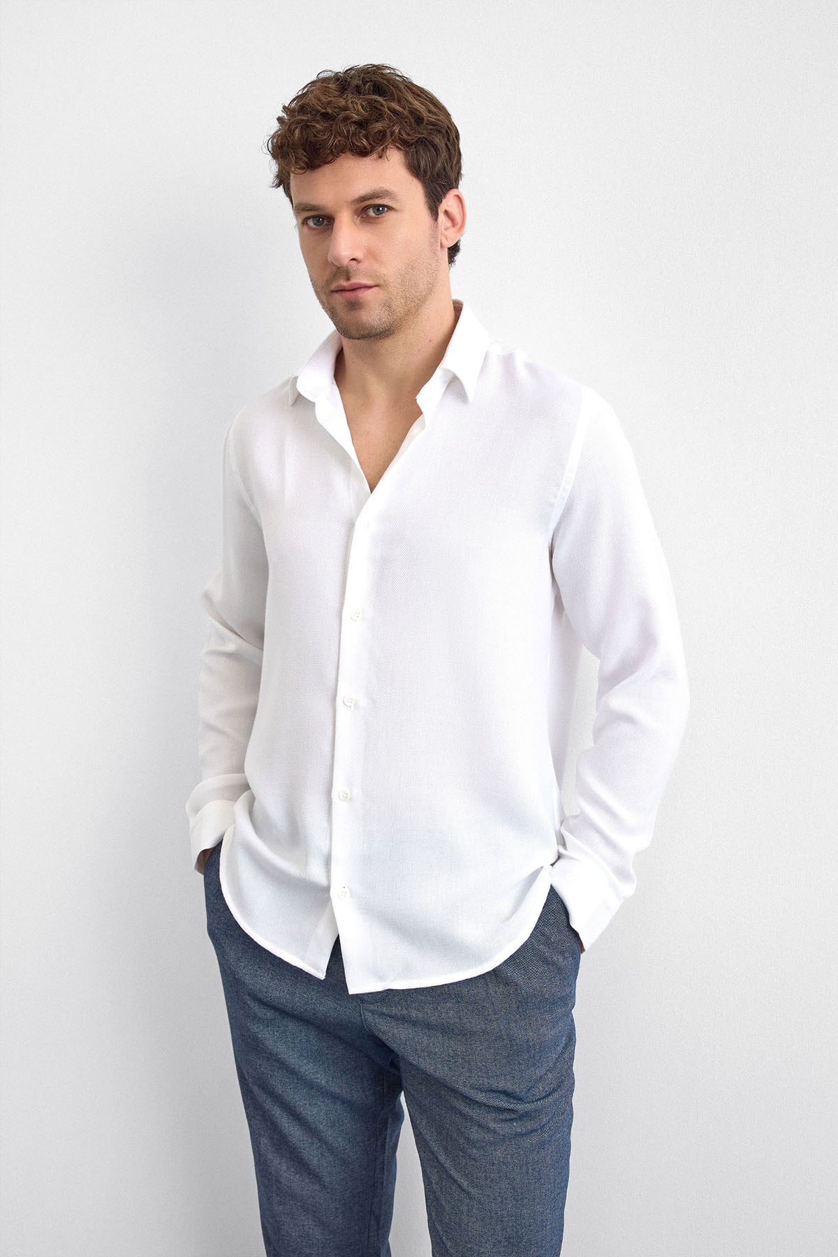 Beyaz Normal Yaka  Gömlek