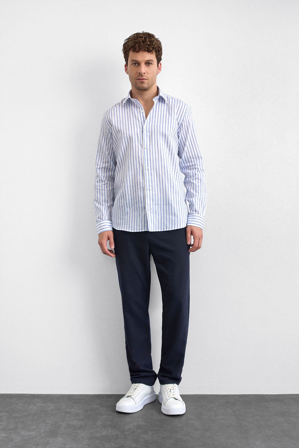 Mavi Çizgili Normal Yaka Gömlek