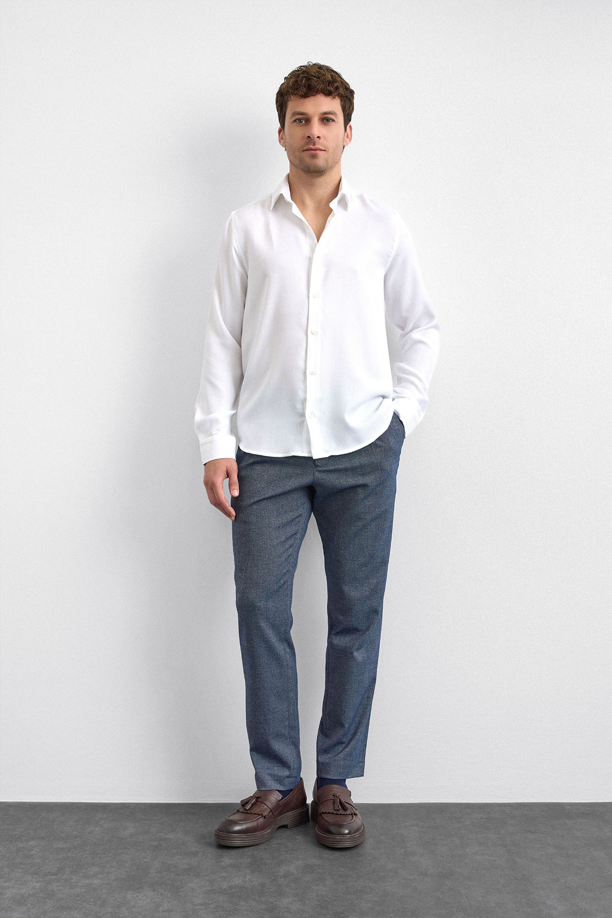 Beyaz Normal Yaka  Gömlek