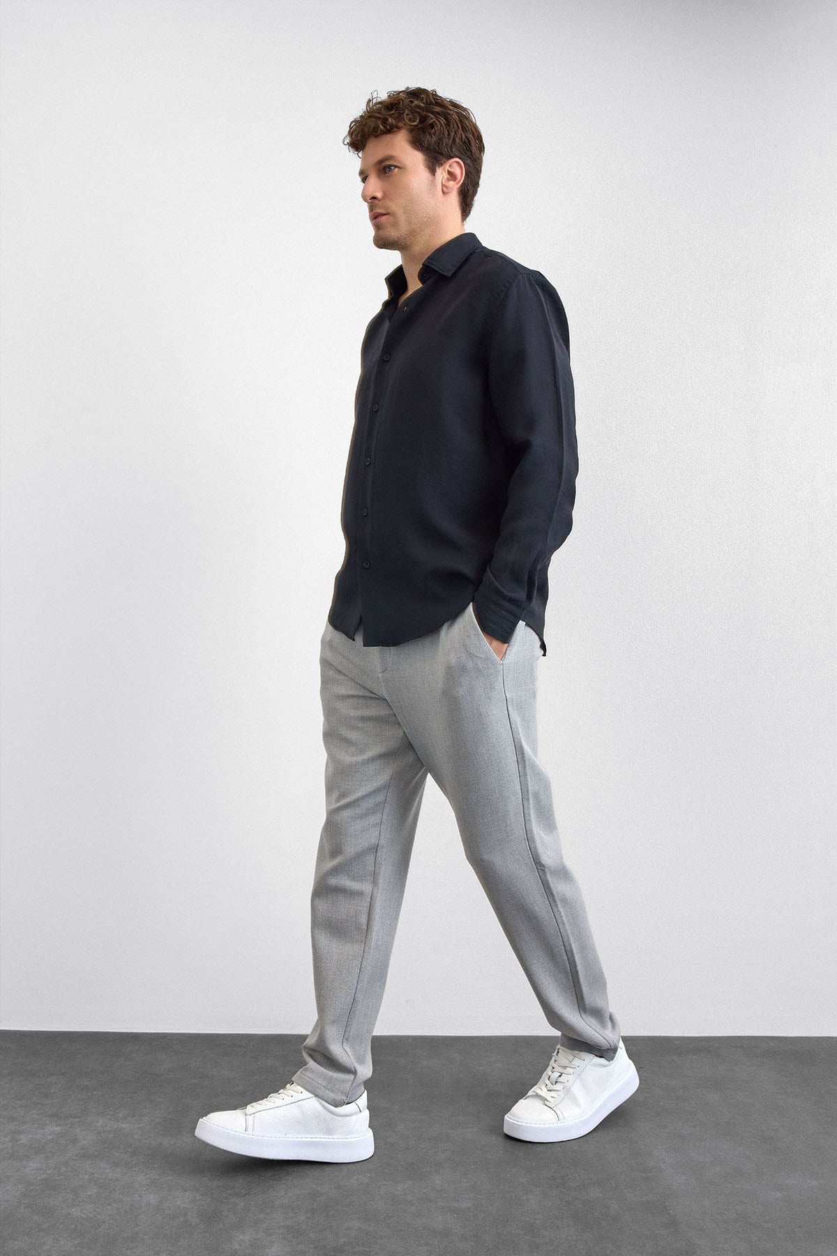 Siyah Normal Yaka  Gömlek