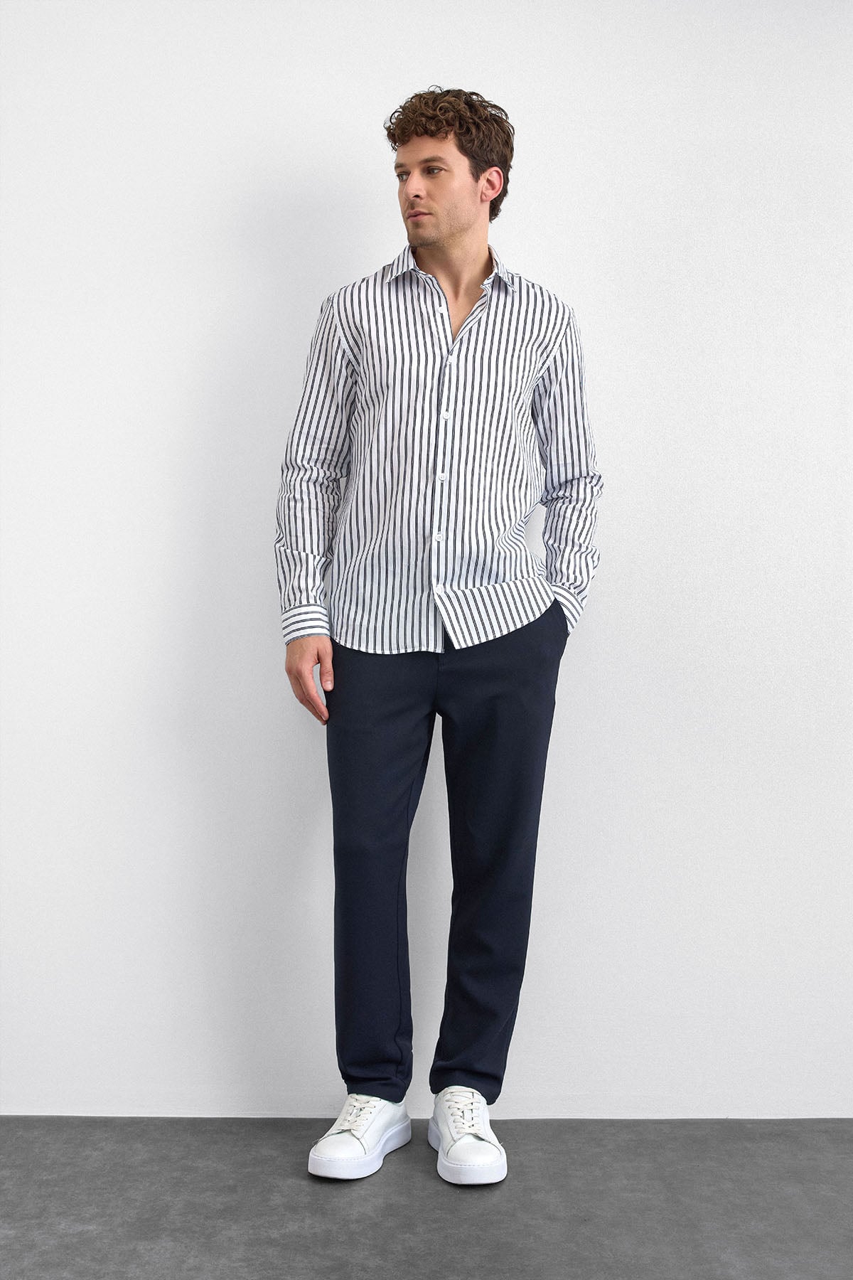 Lacivert Çizgili Normal Yaka Gömlek