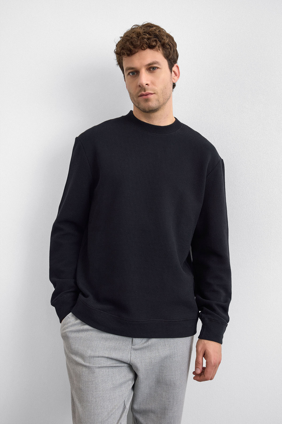 Siyah Oversize Bisiklet Yaka Sweatshirt