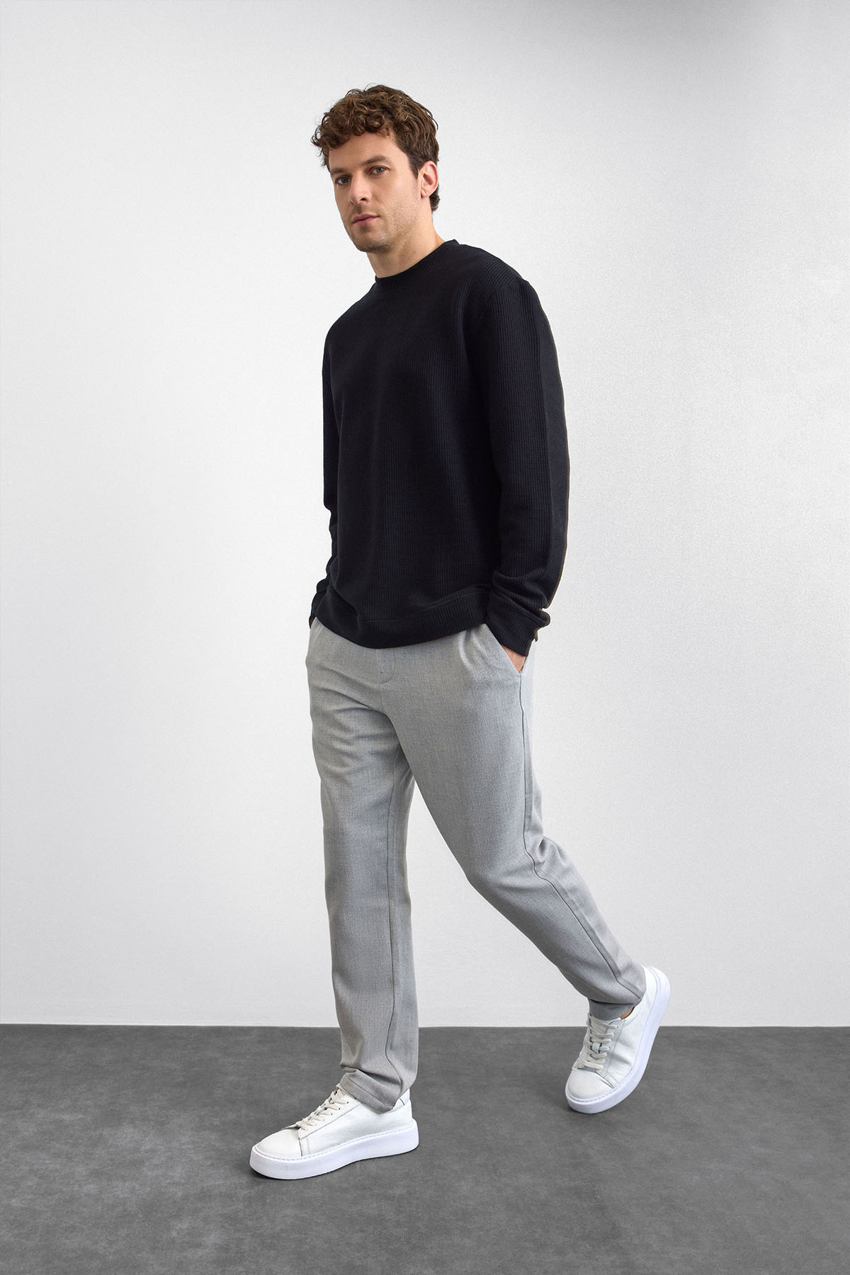 Siyah Oversize Bisiklet Yaka Sweatshirt