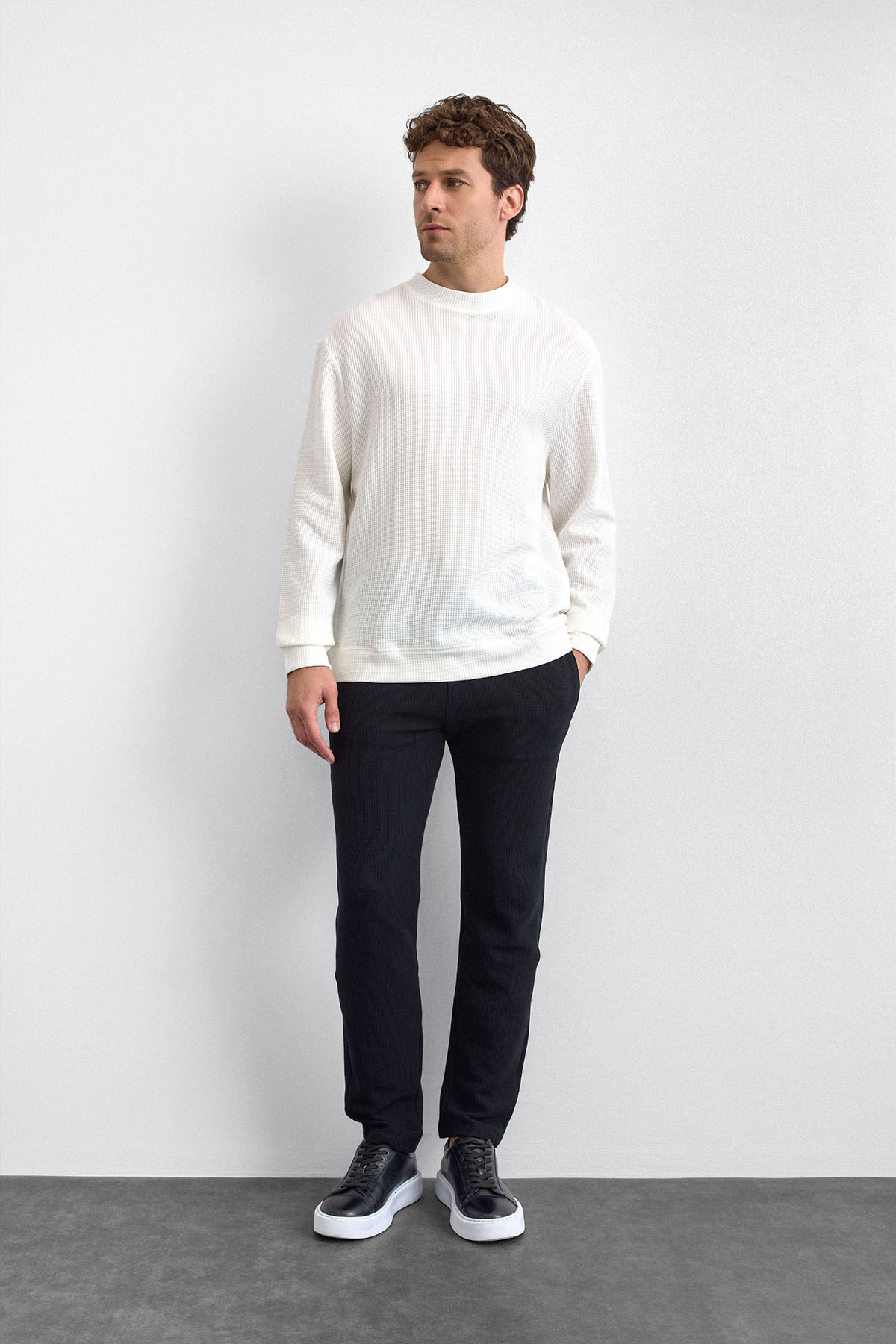 Ekru Oversize Bisiklet Yaka Sweatshirt