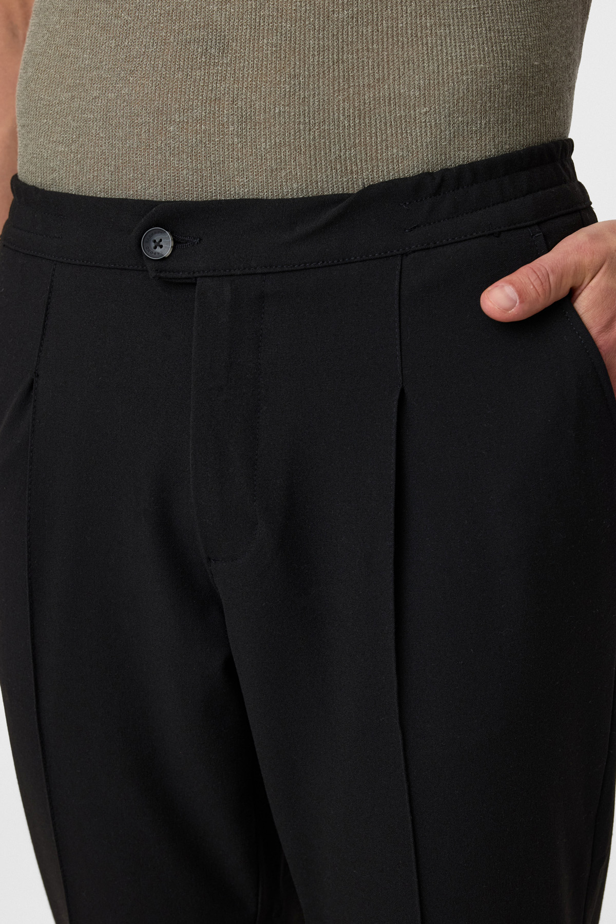 Pileli Nervürlü Siyah Jogger Pantolon