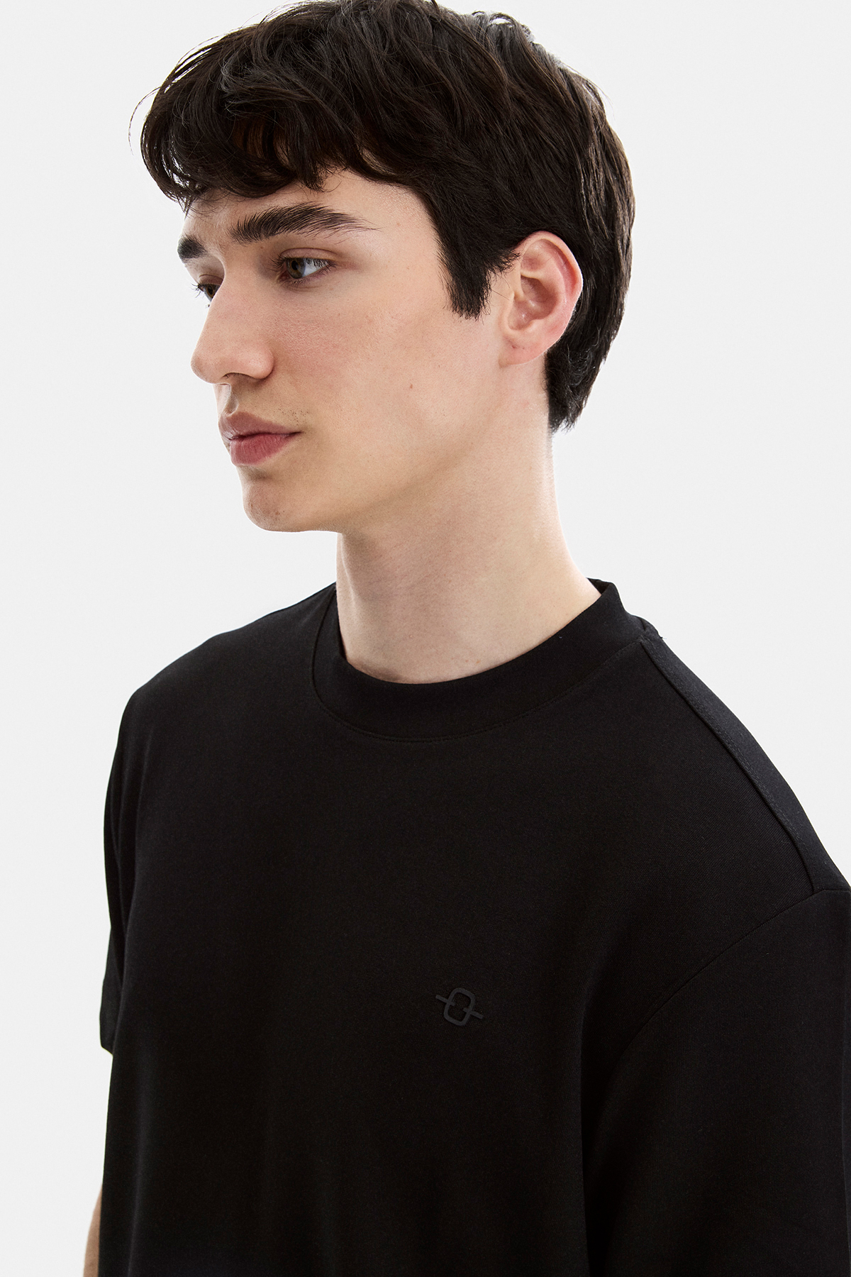 Siyah Regular Fit Basic Bisiklet Yaka Tişört