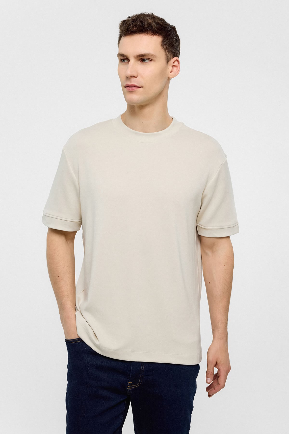 Bej Regular Fit Bisiklet Yaka Basic Tişört