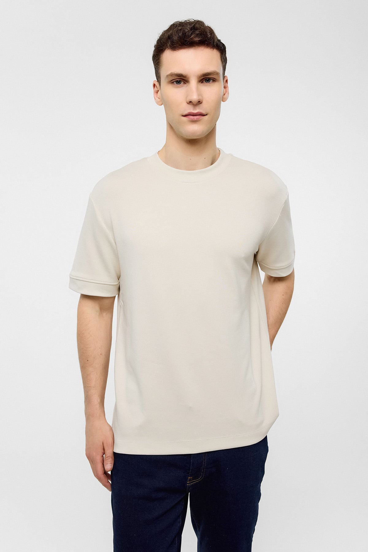 Bej Regular Fit Bisiklet Yaka Basic Tişört