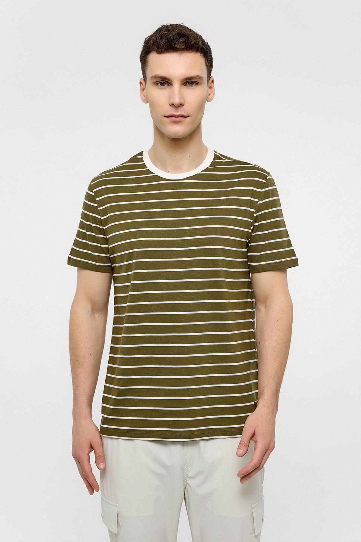 Haki Regular Fit Bisiklet Yaka Çizgili Örme Tişört
