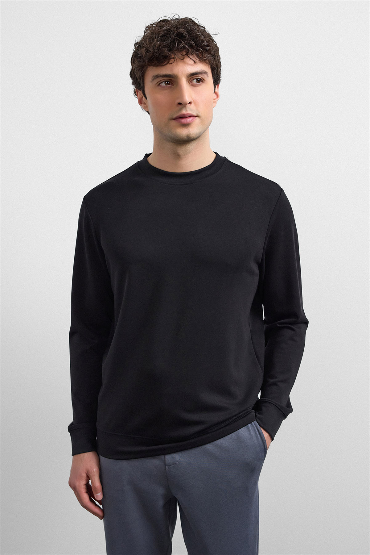 Siyah Regular Fit Bisiklet Yaka Sweatshirt