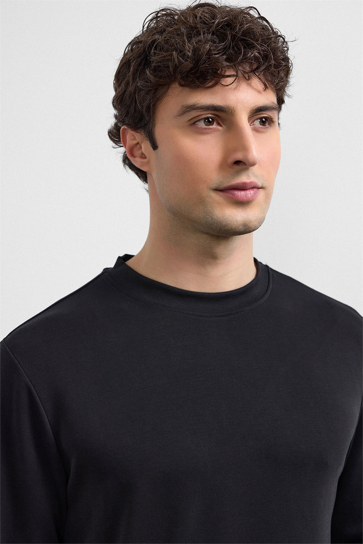 Siyah Regular Fit Bisiklet Yaka Sweatshirt